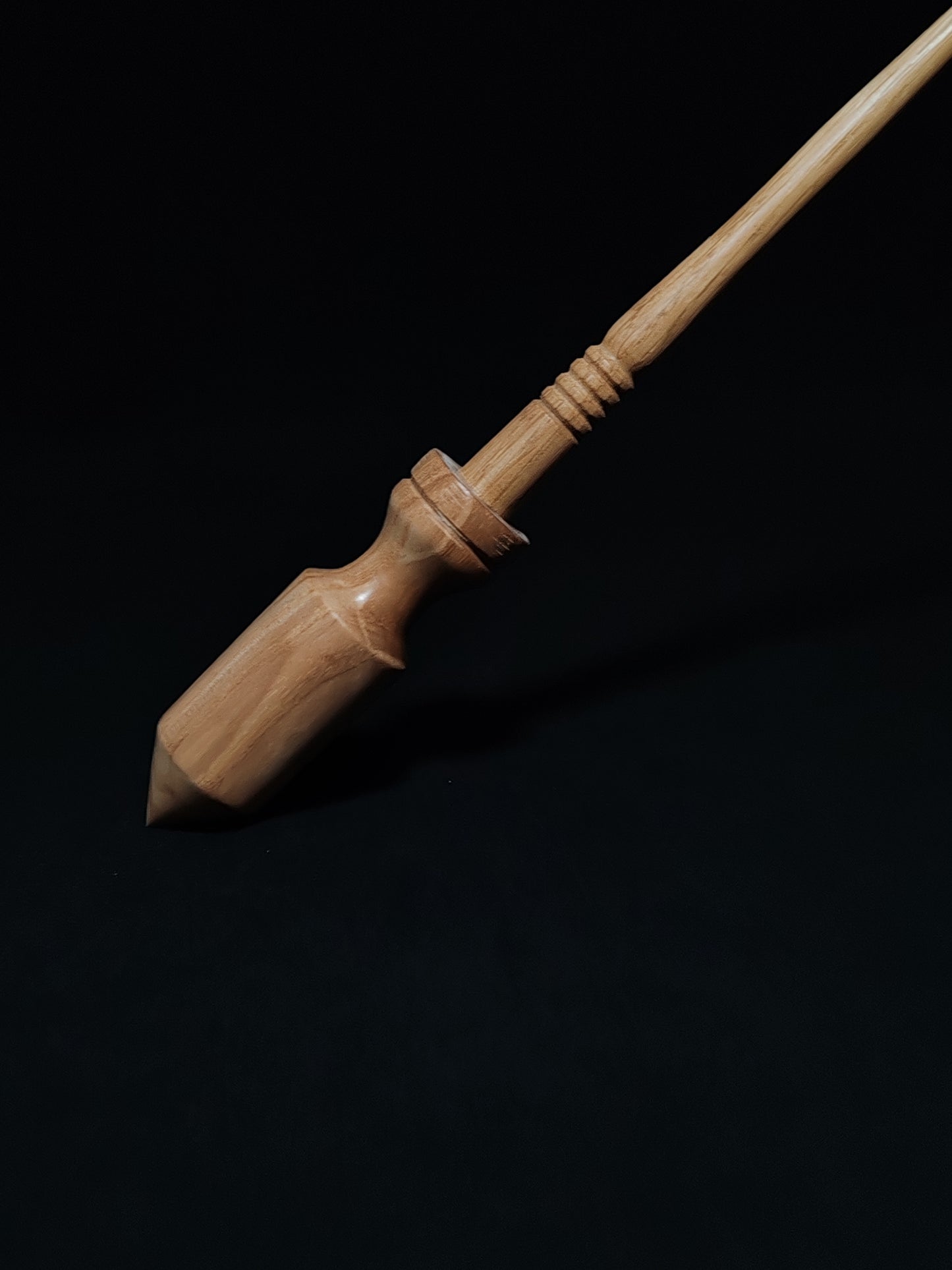 Artisan Support Spindle: Oak Wood (25.5 cm / 10.04 inches, 30 grams / 1.06 ounces) Covered with Natural Beeswax