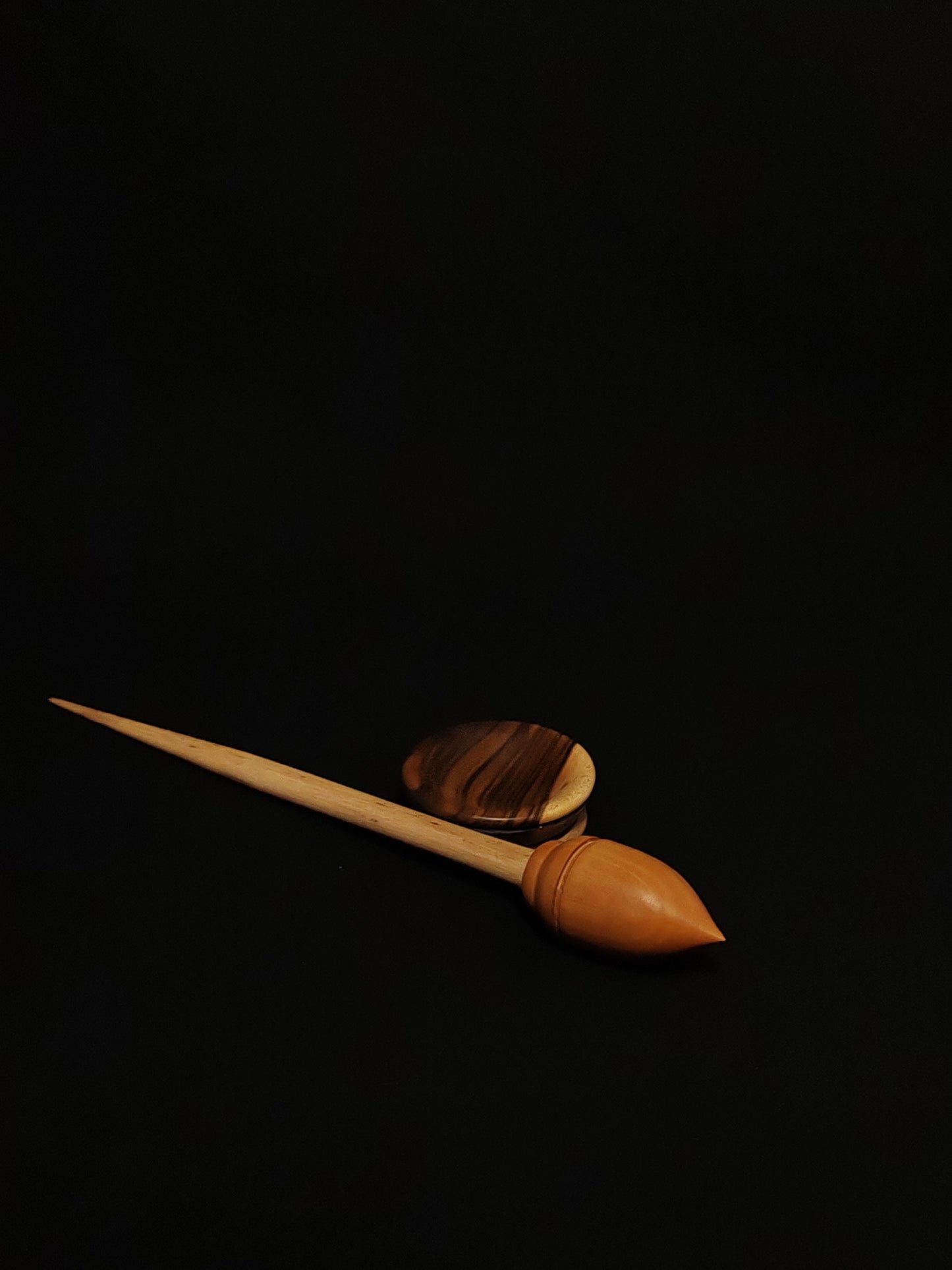 Support Spindle Set: Pear Whorl & Aged Chestnut Shaft (26 cm / 10.24 inches, 25 g / 0.88 oz) with Walnut Support Bowl