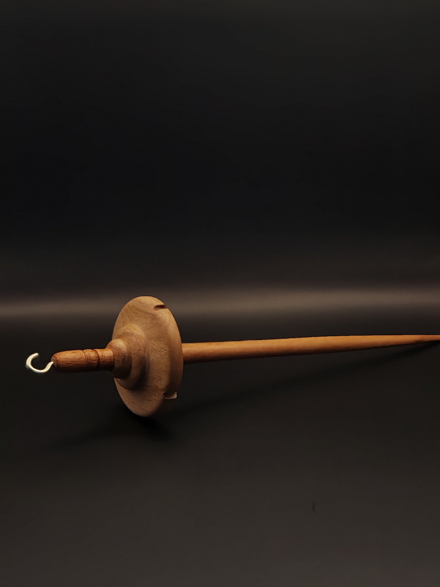 Drop Spindle: Beech Shaft and Oak Whorl (28 cm / 11.02 in, 33 g / 1.16 oz)