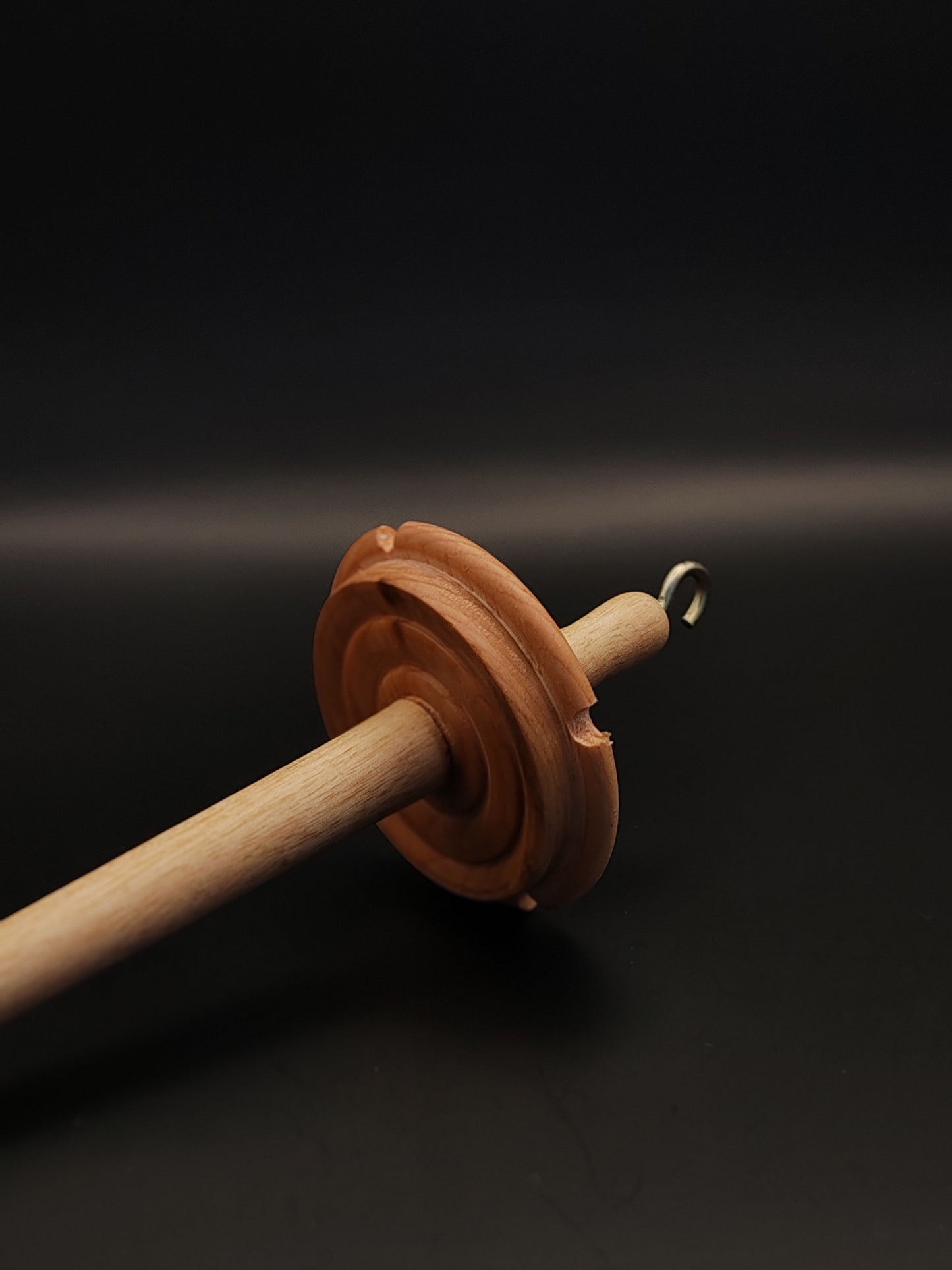 Drop Spindle: White Walnut Shaft and Pear Whorl (24 cm / 9.45 in, 21 g / 0.74 oz)