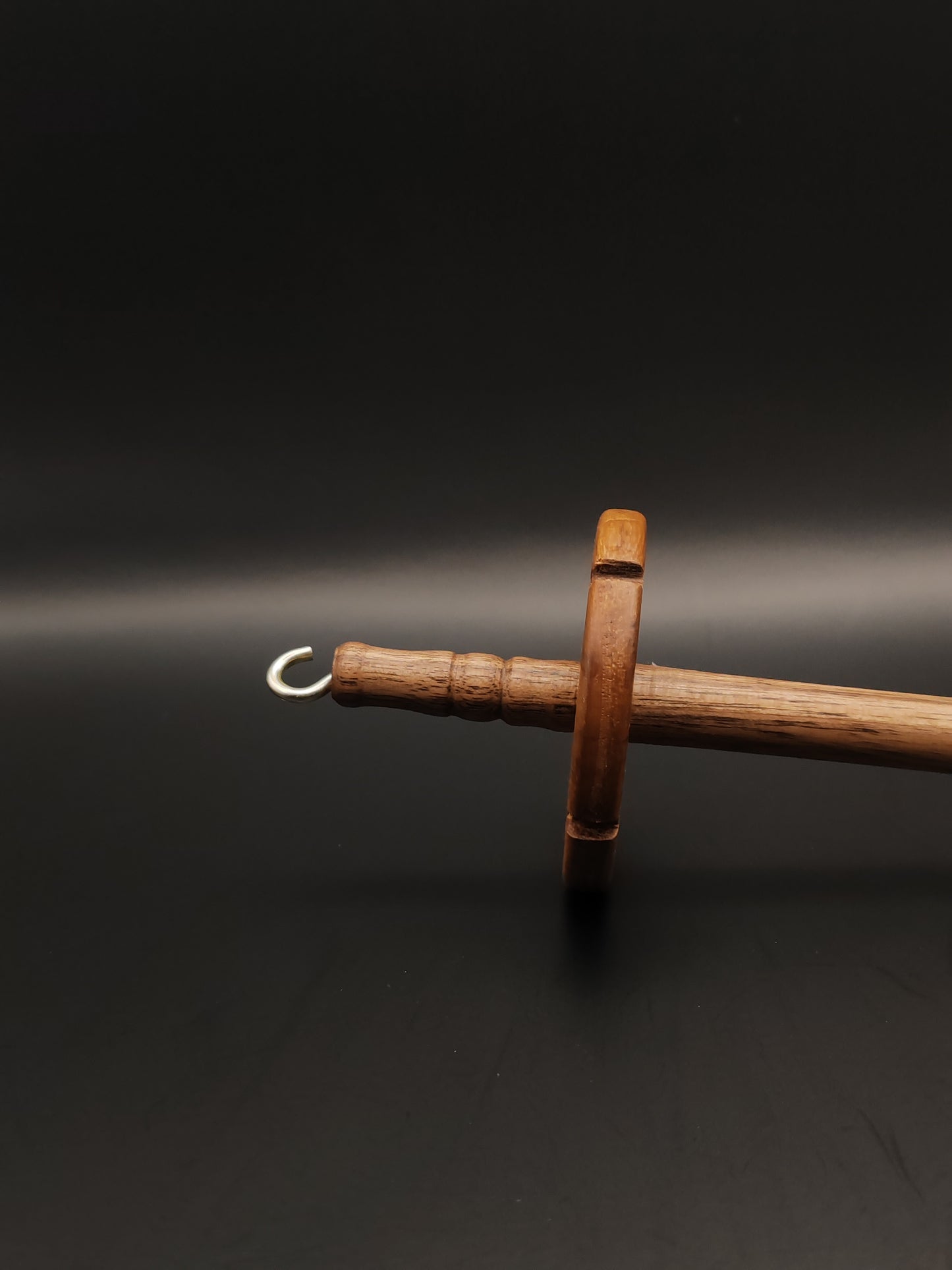 Walnut Drop Spindle: Elegant Walnut Wood (27 cm / 10.63 inches, 28 g / 0.99 oz)