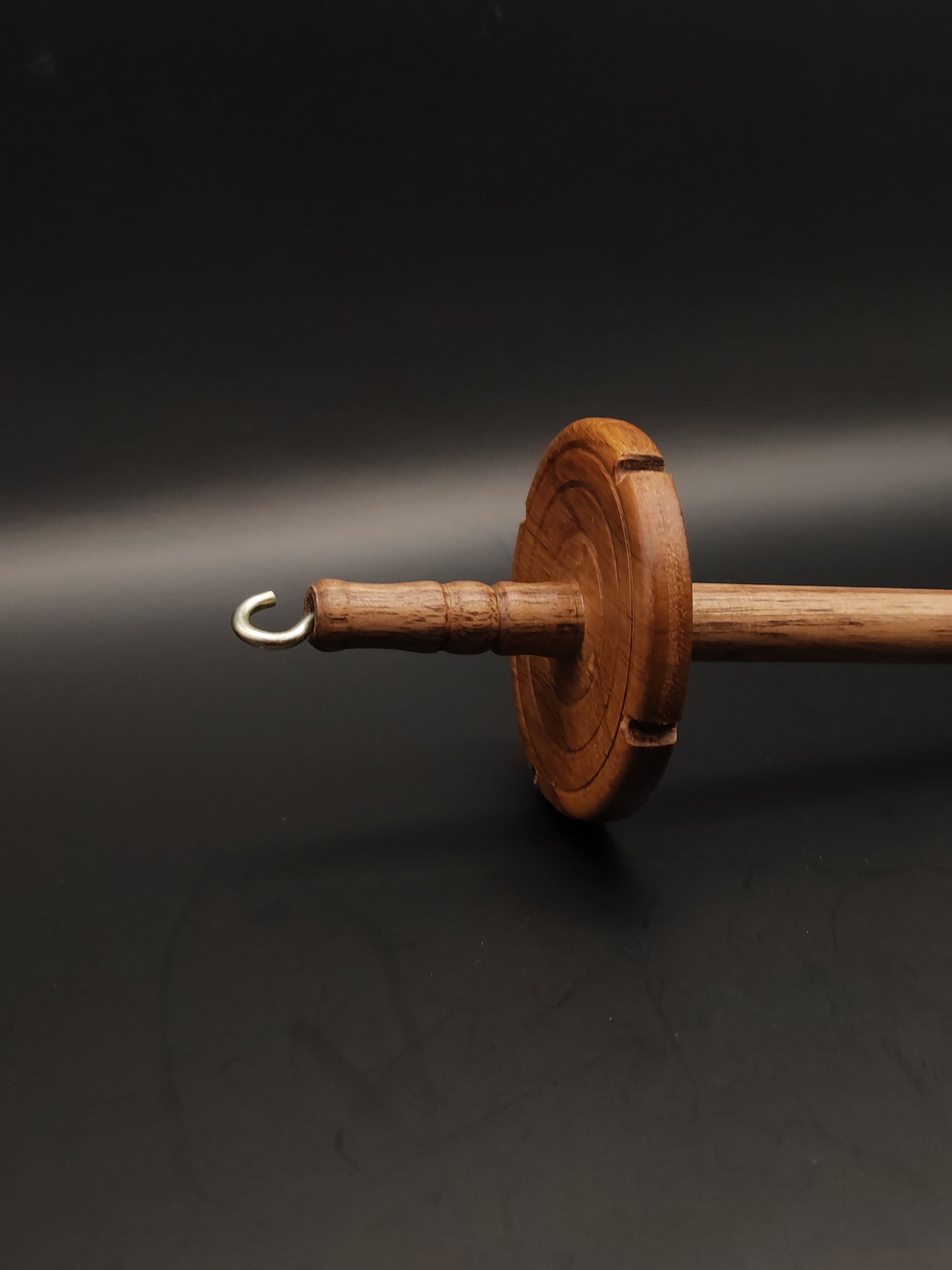 Walnut Drop Spindle: Elegant Walnut Wood (27 cm / 10.63 inches, 28 g / 0.99 oz)