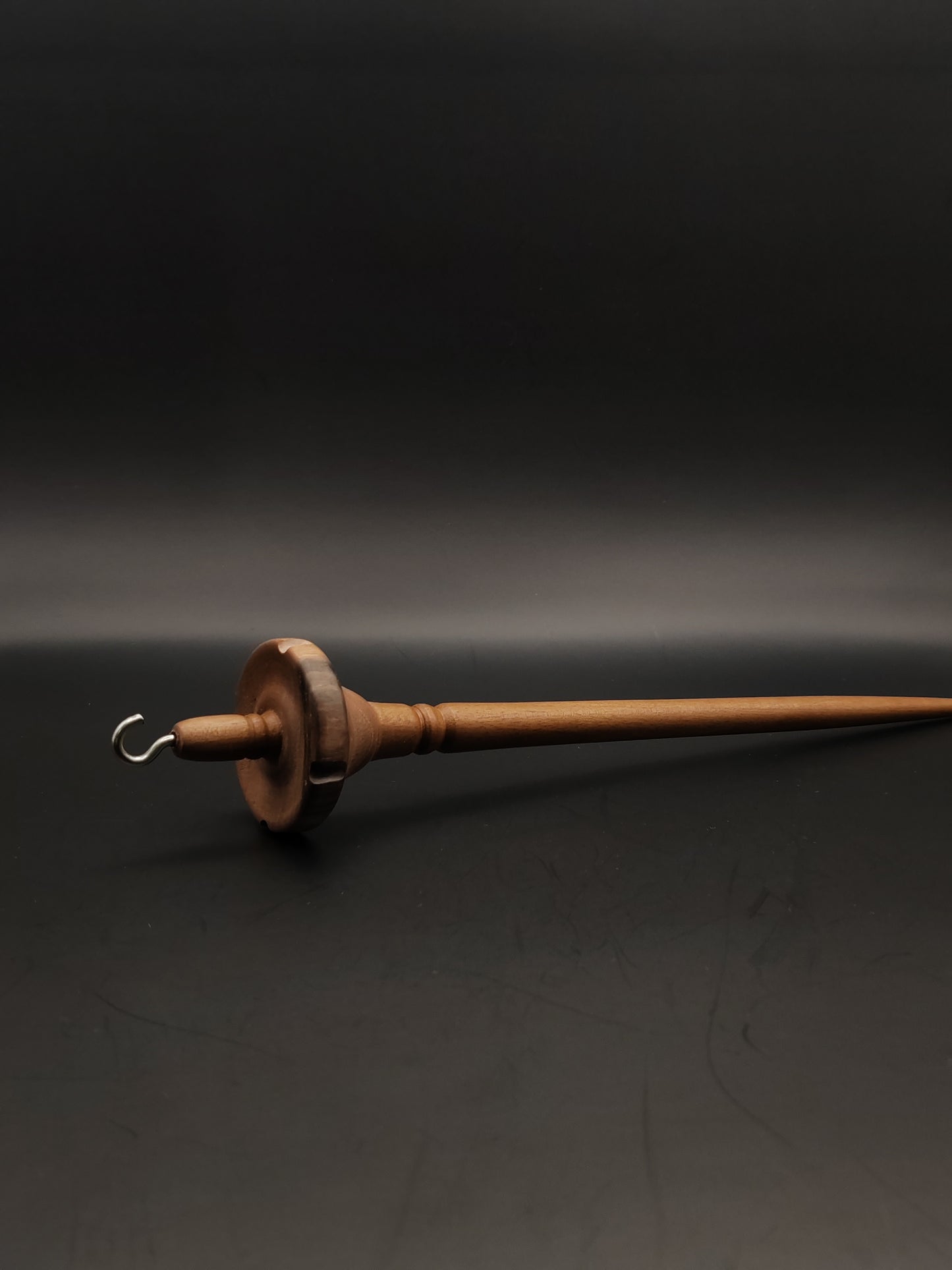 Drop Spindle: Walnut Wood (27.5 cm / 10.83 inches, 25 g / 0.88 oz)