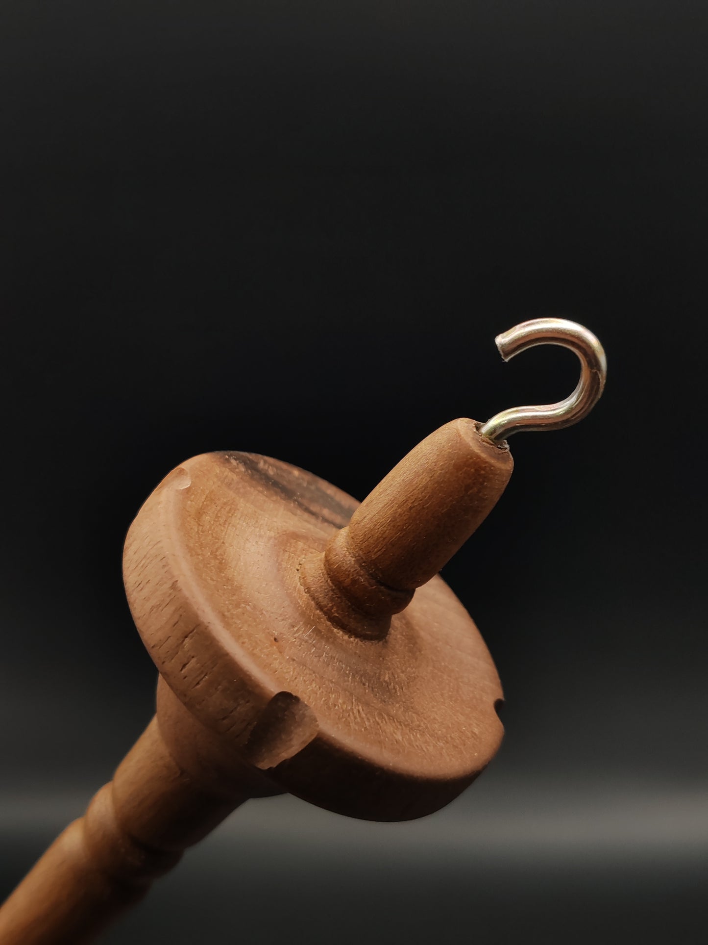 Drop Spindle: Walnut Wood (27.5 cm / 10.83 inches, 25 g / 0.88 oz)