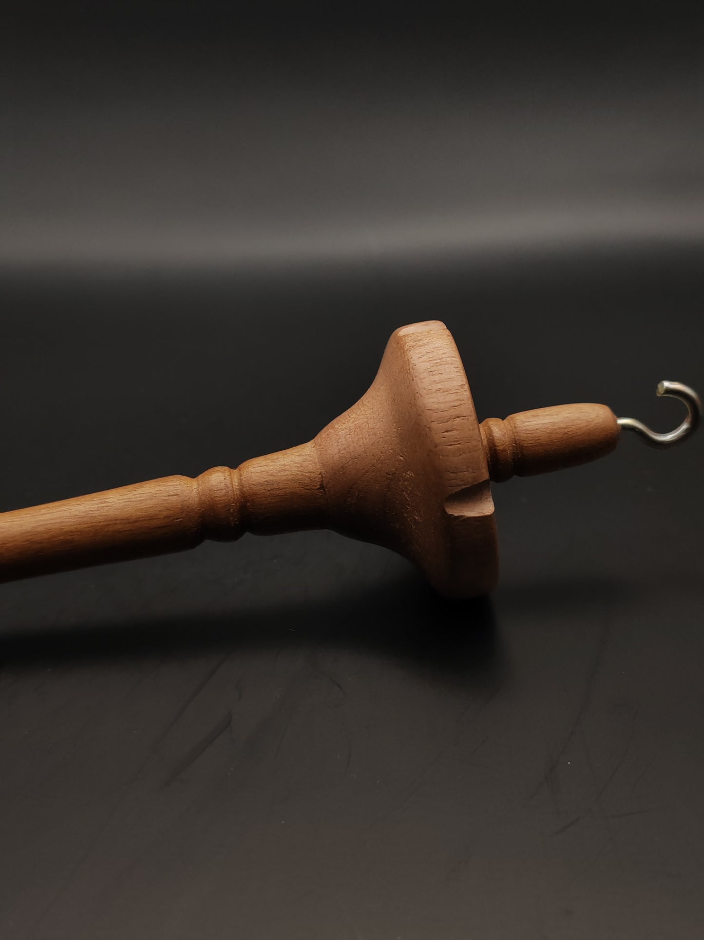 Drop Spindle: Walnut Wood (27.5 cm / 10.83 inches, 25 g / 0.88 oz)