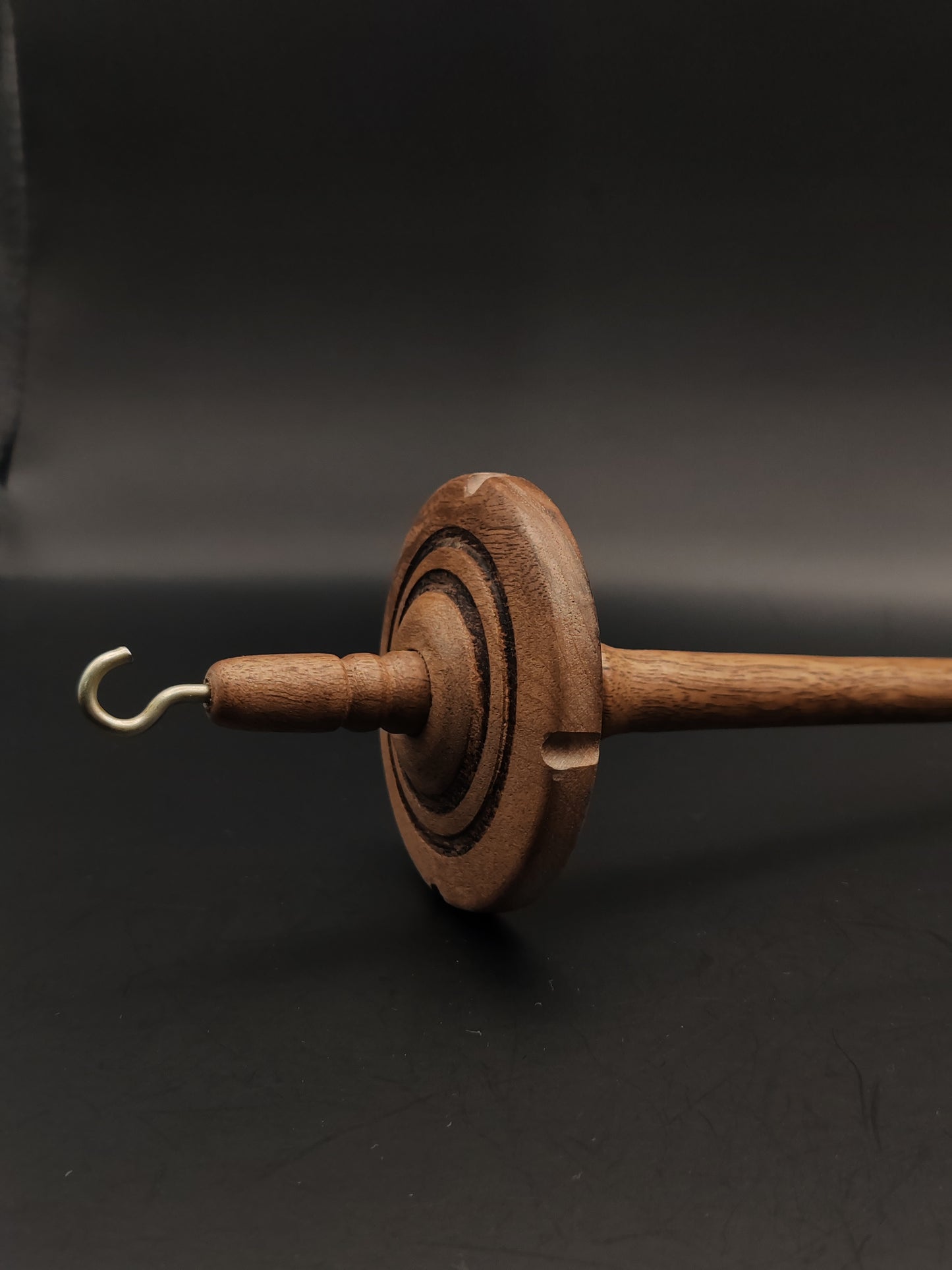 Drop Spindle: Walnut Wood (26.5 cm / 10.43 inches, 25 g / 0.88 oz)