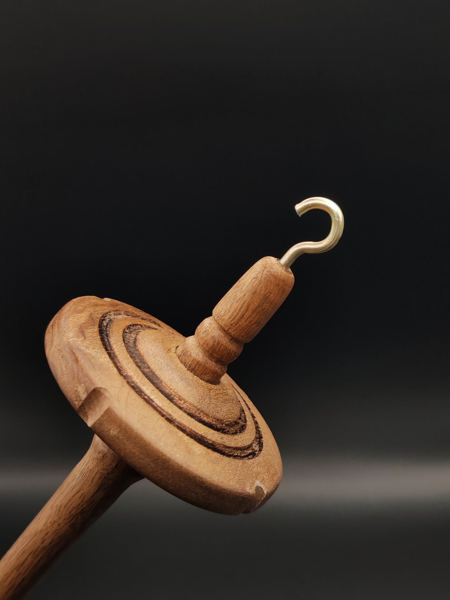 Drop Spindle: Walnut Wood (26.5 cm / 10.43 inches, 25 g / 0.88 oz)