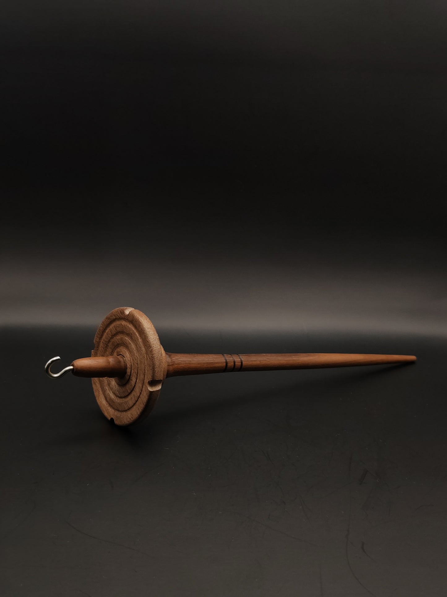 Drop Spindle: Walnut Wood (27 cm / 10.63 inches, 27 g / 0.95 oz)