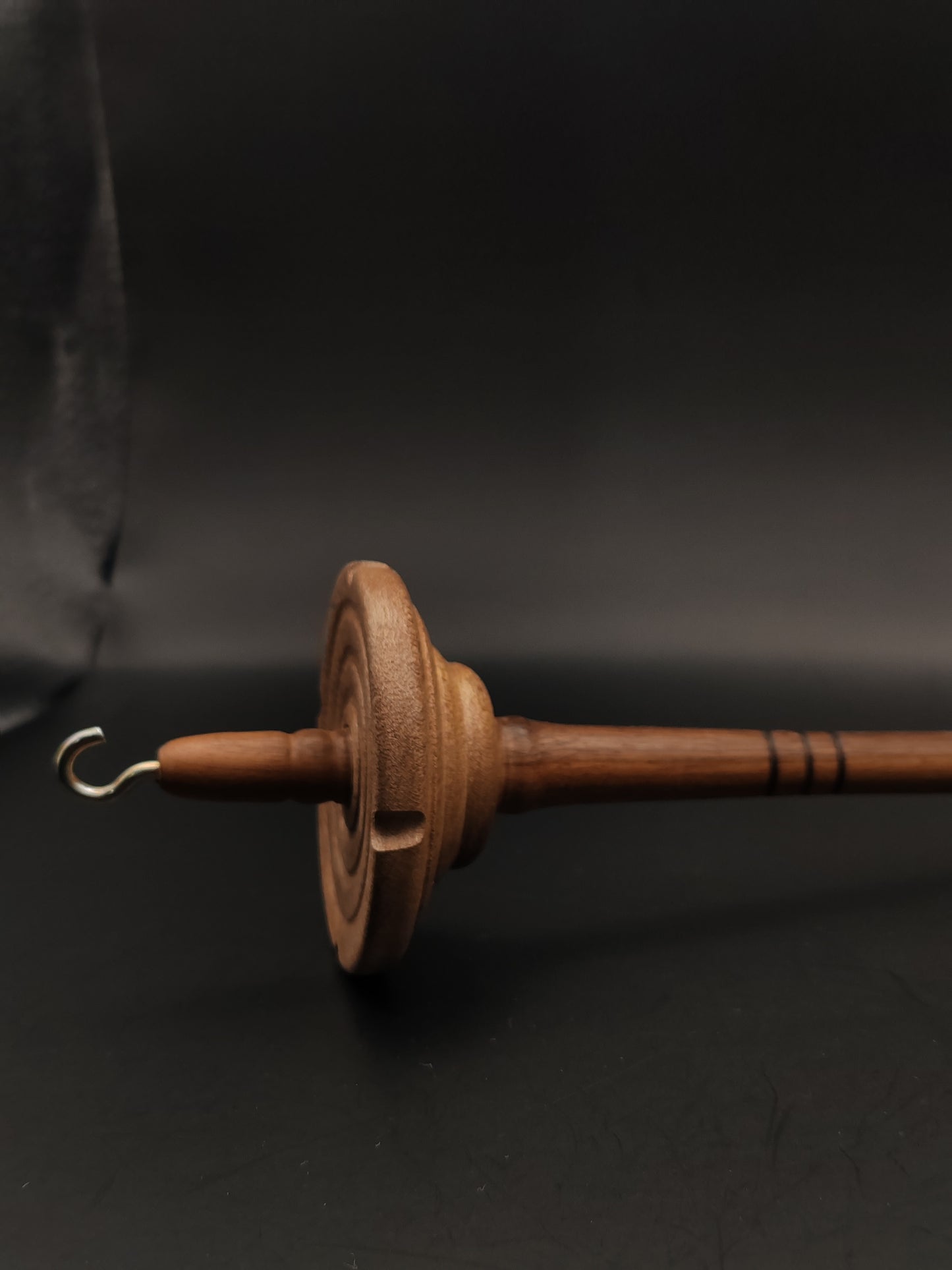 Drop Spindle: Walnut Wood (27 cm / 10.63 inches, 27 g / 0.95 oz)