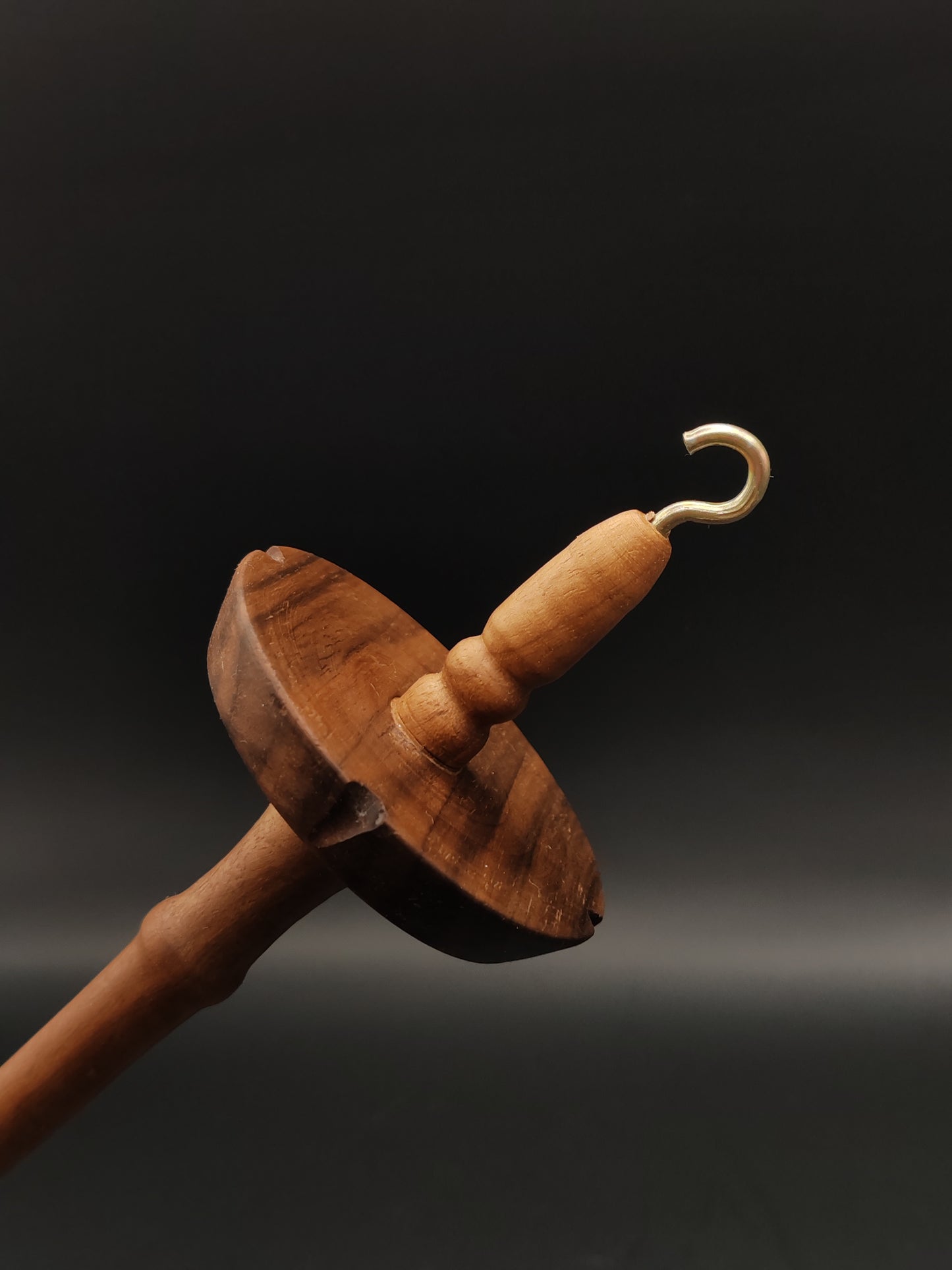 Drop Spindle: Walnut Wood (30 g / 1.06 oz, 26.5 cm / 10.43 inches) - Ideal Plying Tool