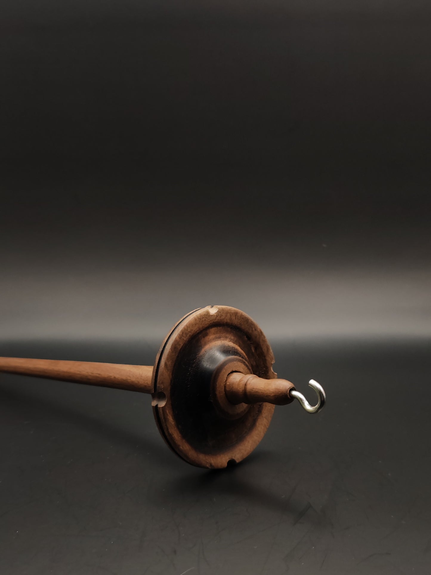 Drop Spindle: Walnut Wood (29 g / 1.02 oz, 27 cm / 10.63 inches)