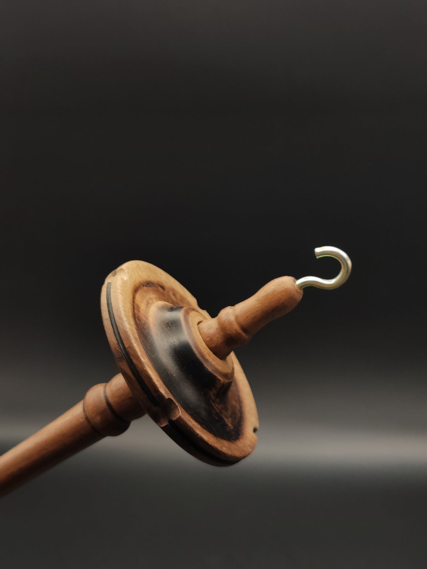 Drop Spindle: Walnut Wood (29 g / 1.02 oz, 27 cm / 10.63 inches)