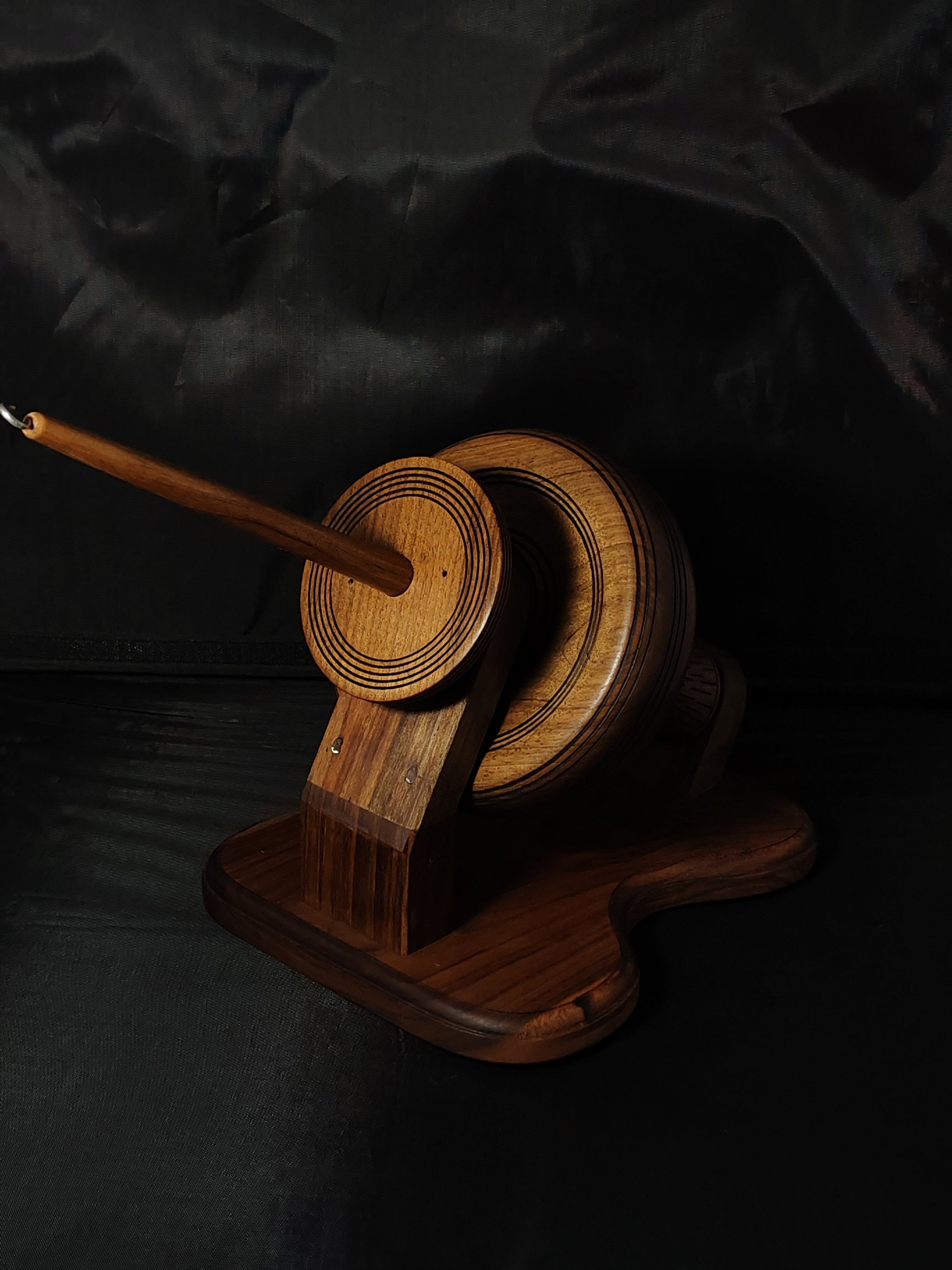Walnut Kick Spindle – Removable Spindle & Bearing System – Kravelli