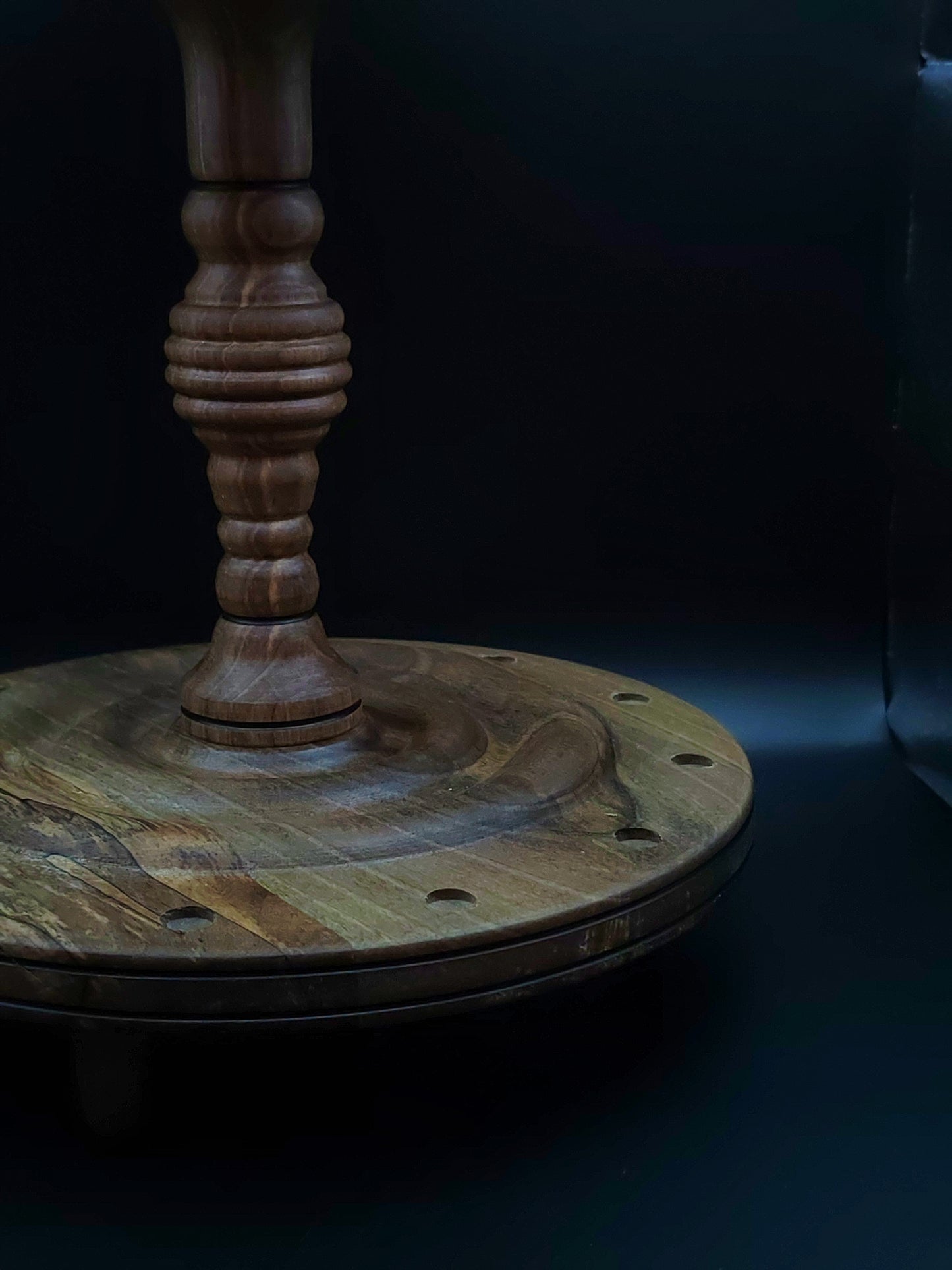 Spindle Stand: Walnut Wood (Holds 12 Spindles, 17 cm / 6.69 in Between Discs)
