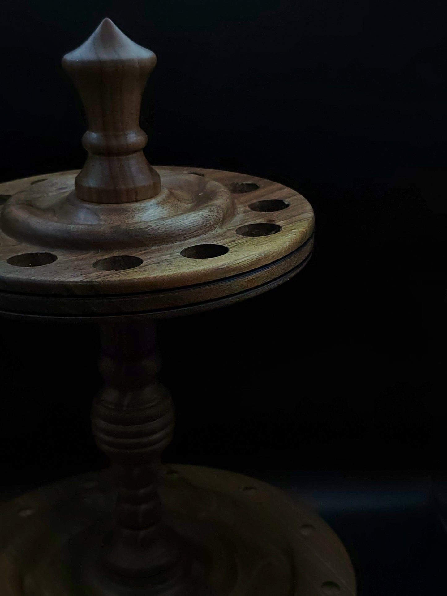Spindle Stand: Walnut Wood (Holds 12 Spindles, 17 cm / 6.69 in Between Discs)