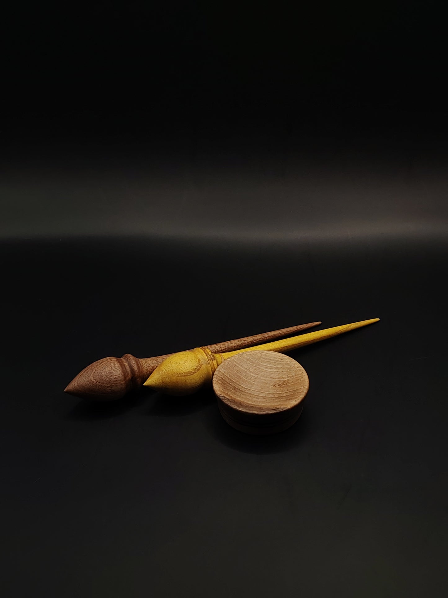 Tiny Support Spindle Set – Mulberry & Walnut | 11g, 16–16.5cm | With Grey Walnut Support Bowl | Mini Spindles for Lightweight Spinning | Kravelli