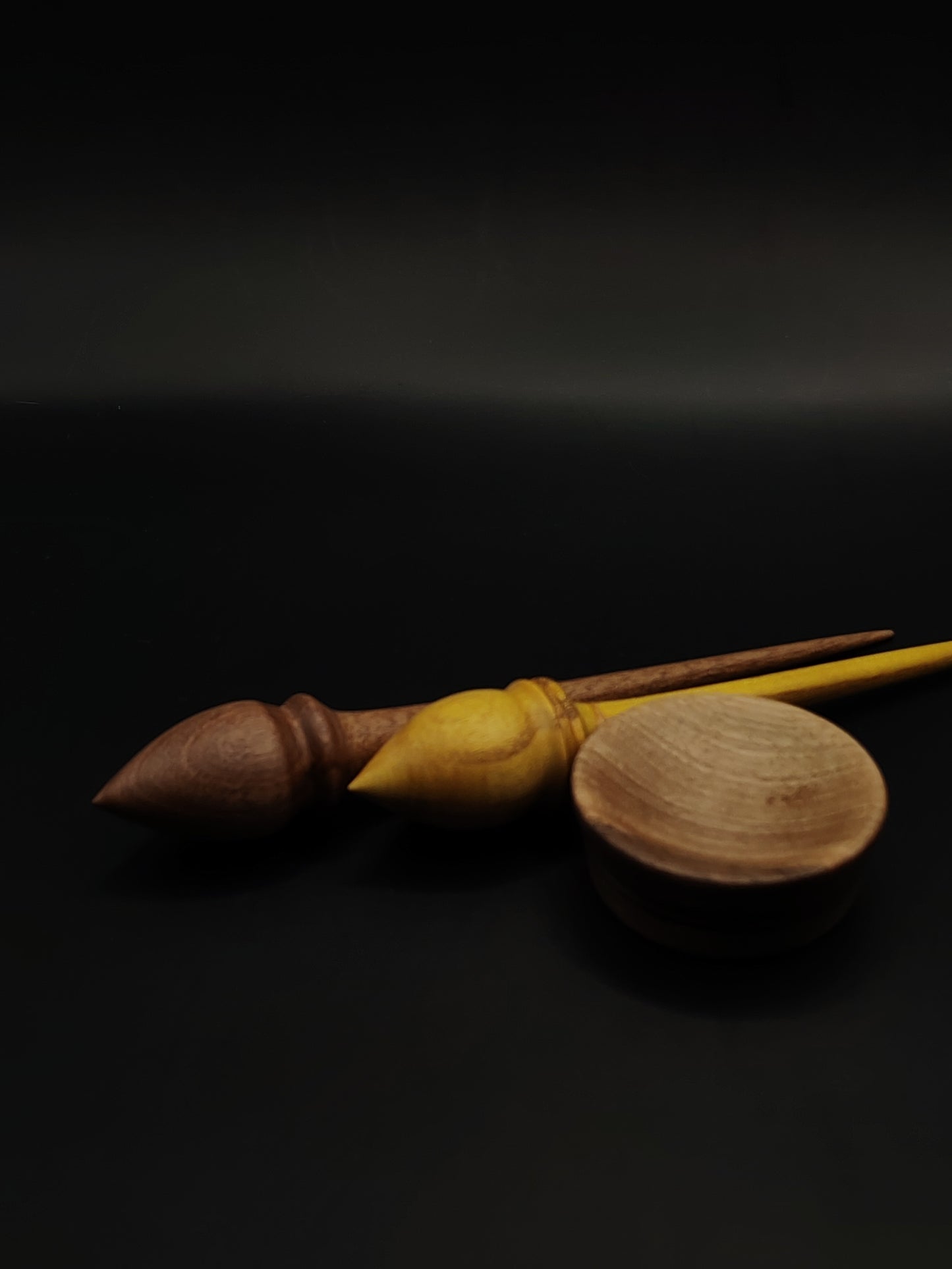 Tiny Support Spindle Set – Mulberry & Walnut | 11g, 16–16.5cm | With Grey Walnut Support Bowl | Mini Spindles for Lightweight Spinning | Kravelli