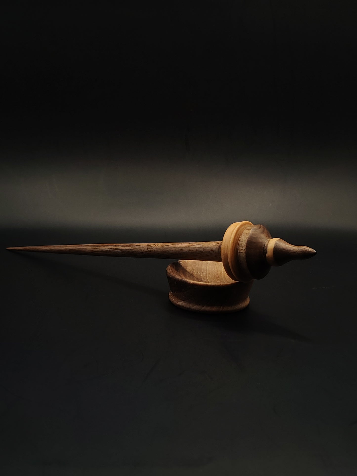 Support Spindle for Yarn Spinning – 22g / 25cm with Walnut Bowl | Lightweight, Balanced, Handcrafted