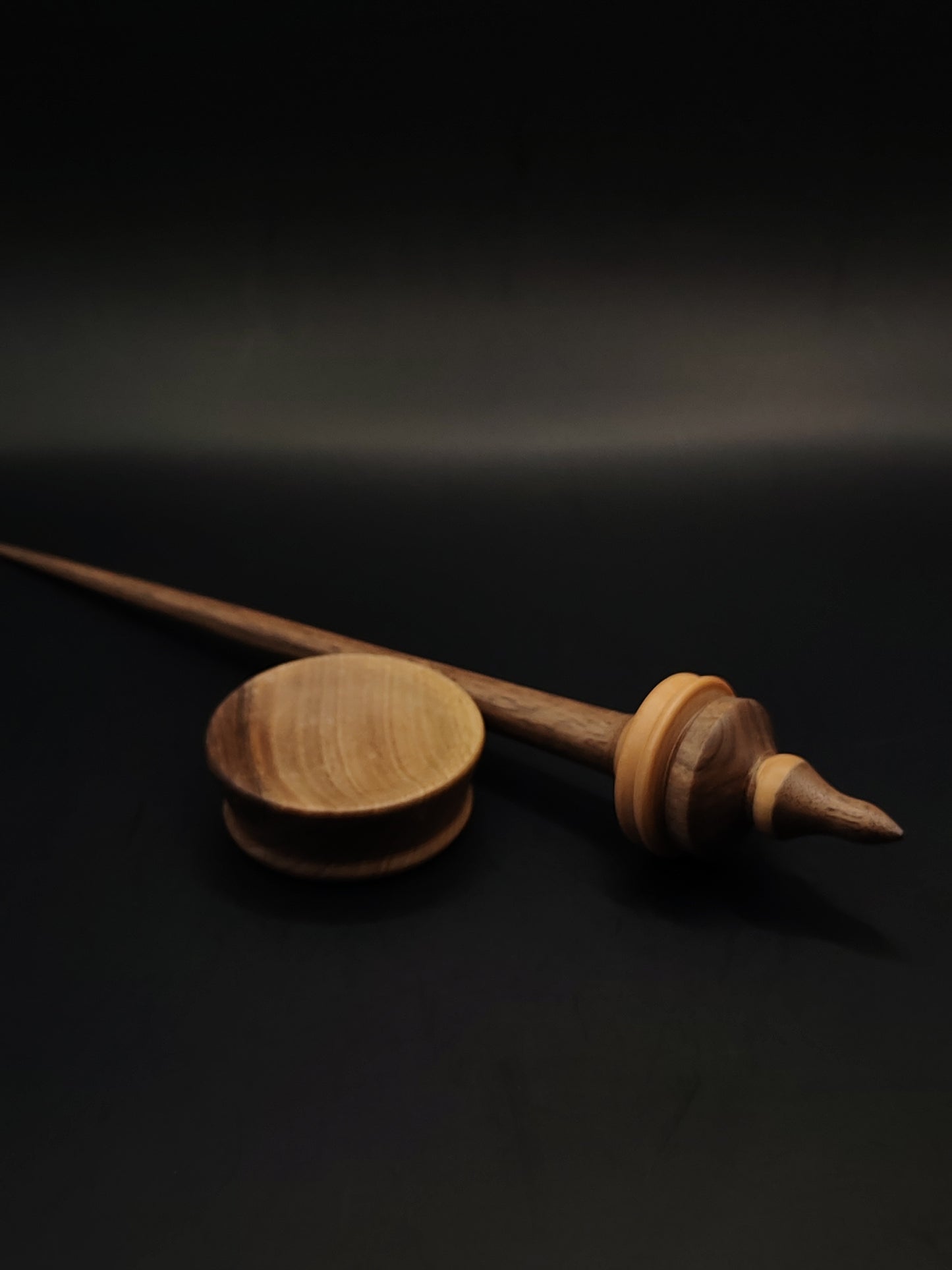 Support Spindle for Yarn Spinning – 22g / 25cm with Walnut Bowl | Lightweight, Balanced, Handcrafted