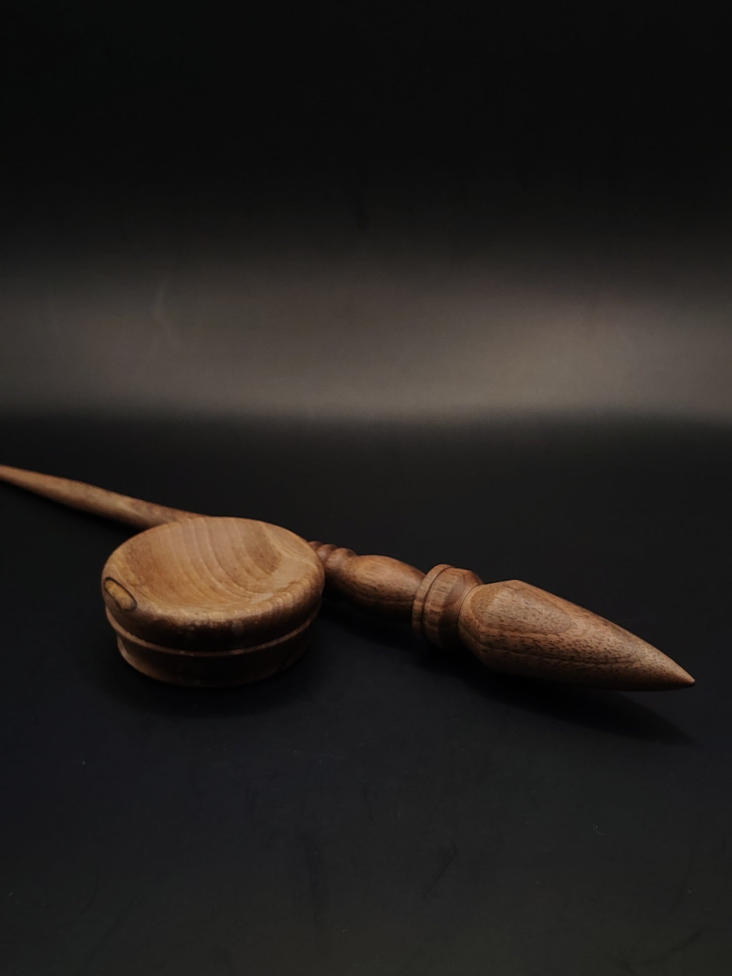 Artisan Walnut Support Spindle – 25g / 26.5cm (0.88oz / 10.4in) – with Walnut Support Bowl