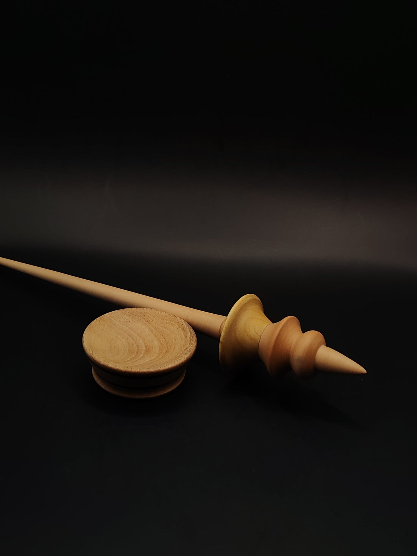 Artisan Support Spindle for Yarn Spinning – 23g / 27.5cm (0.81oz / 10.8in) – Pear & Mulberry Wood with Oak Support Bowl
