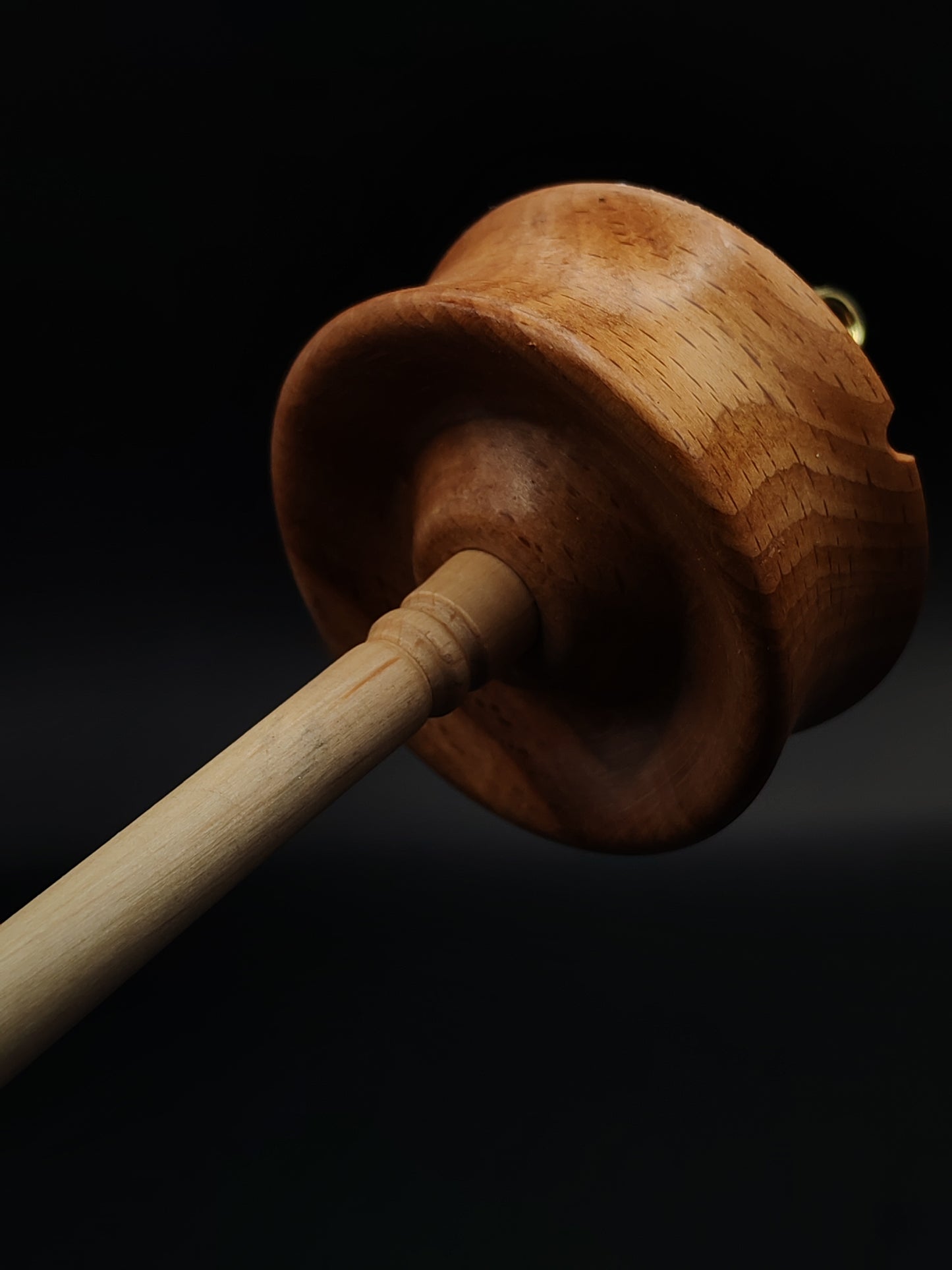 Drop Spindle for Yarn Spinning – Apple Shaft & Beech Whorl | 28 cm (45 g) | Handcrafted Top Whorl Spinning Tool by Kravelli