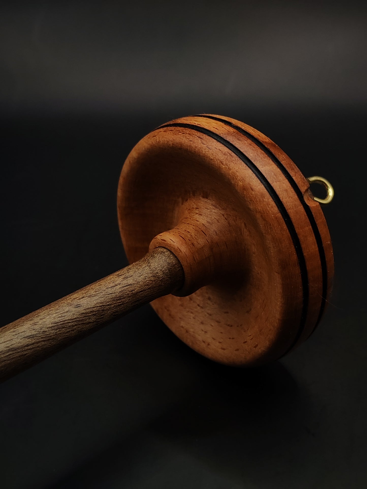 Drop Spindle for Yarn Spinning – Walnut Shaft & Beech Whorl | 27 cm (47 g) | Handcrafted Spinning Tool by Kravelli