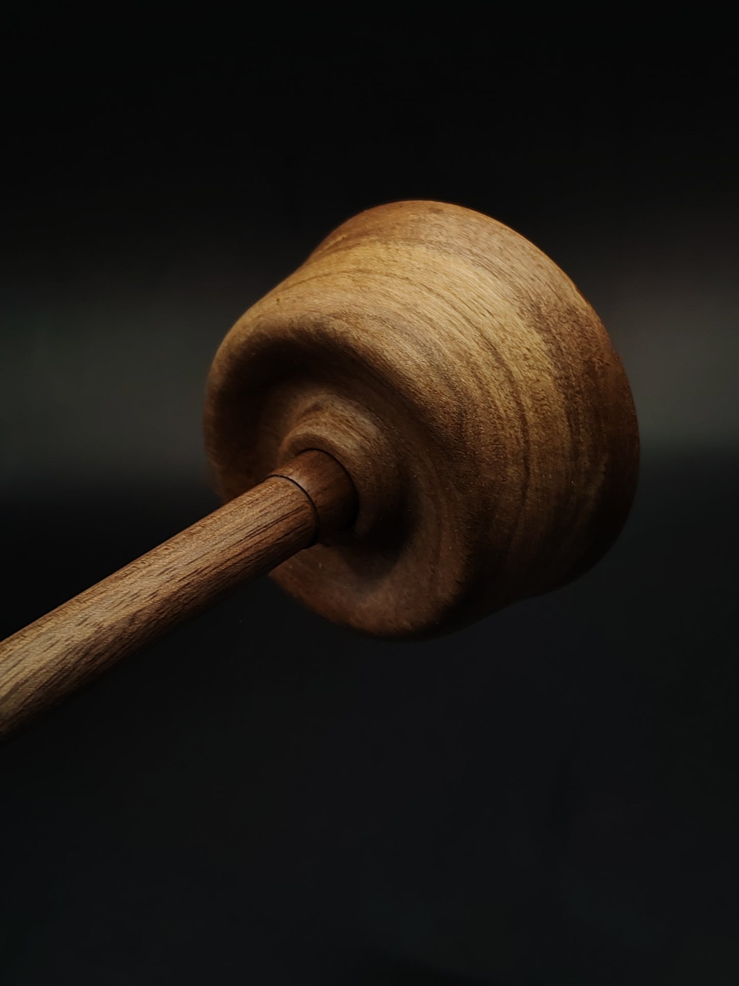 Drop Spindle for Yarn Spinning – Solid Walnut Wood | 27 cm (53 g) | Hand-Turned Top Whorl Spindle by Kravelli