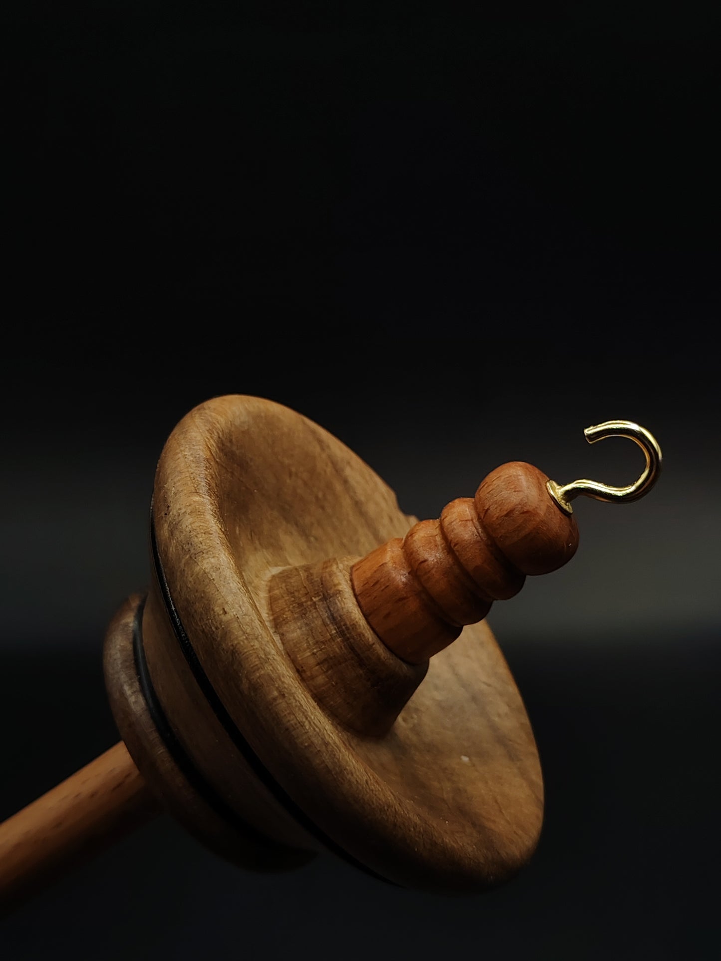 Drop Spindle for Yarn Spinning – Beech Shaft & Walnut Whorl | 27 cm (45 g) | Handcrafted Top Whorl Spindle by Kravelli