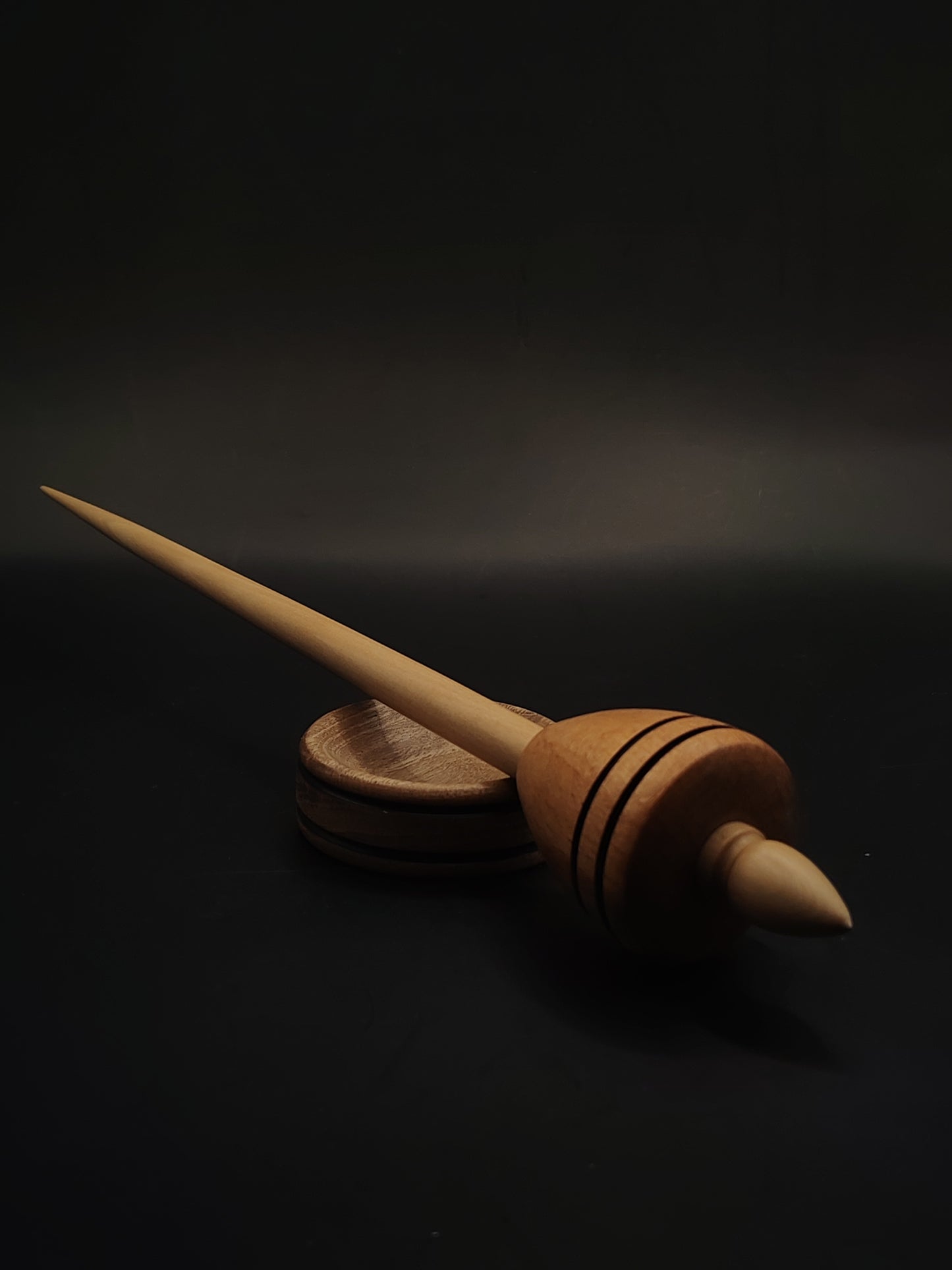 Support Spindle for Yarn Spinning – Pear Shaft & Beech Whorl (28 cm, 37 g) with Walnut Support Bowl | Handcrafted by Kravelli