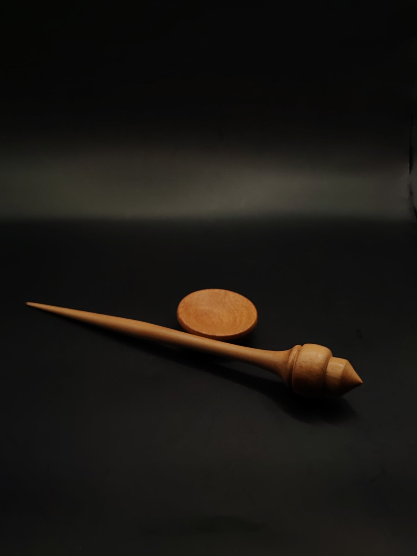 Support Spindle – Beech Whorl & Pear Shaft (24 cm / 9.4″, 23 g / 0.81 oz) + Beech Spinning Bowl | Artisan Handmade by Kravelli