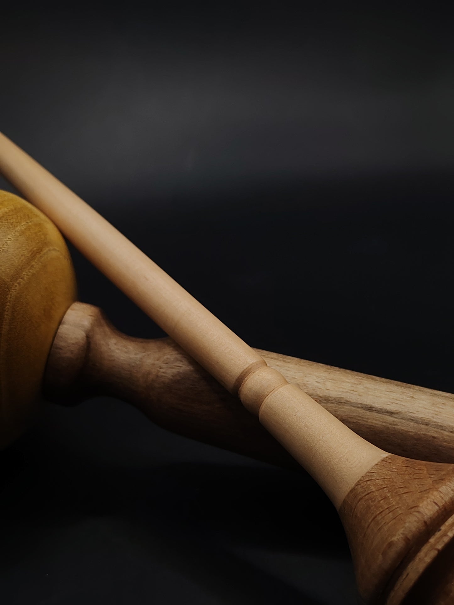 Support Spindle – Apple Shaft & Beech Whorl (28 cm / 11″, 28 g / 0.99 oz) + Mulberry/Walnut Lap Bowl | Artisan Handmade by Kravelli