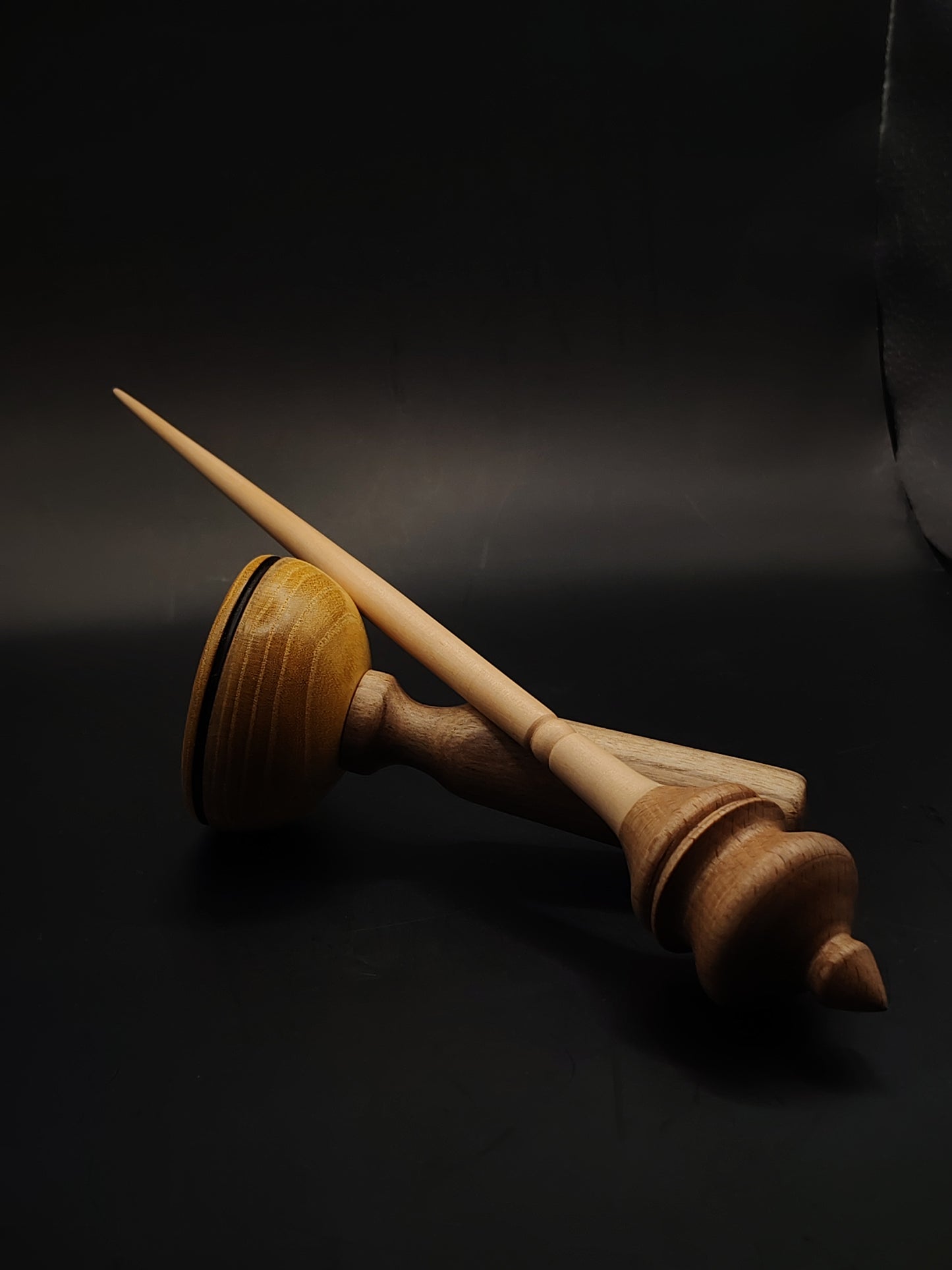 Support Spindle – Apple Shaft & Beech Whorl (28 cm / 11″, 28 g / 0.99 oz) + Mulberry/Walnut Lap Bowl | Artisan Handmade by Kravelli