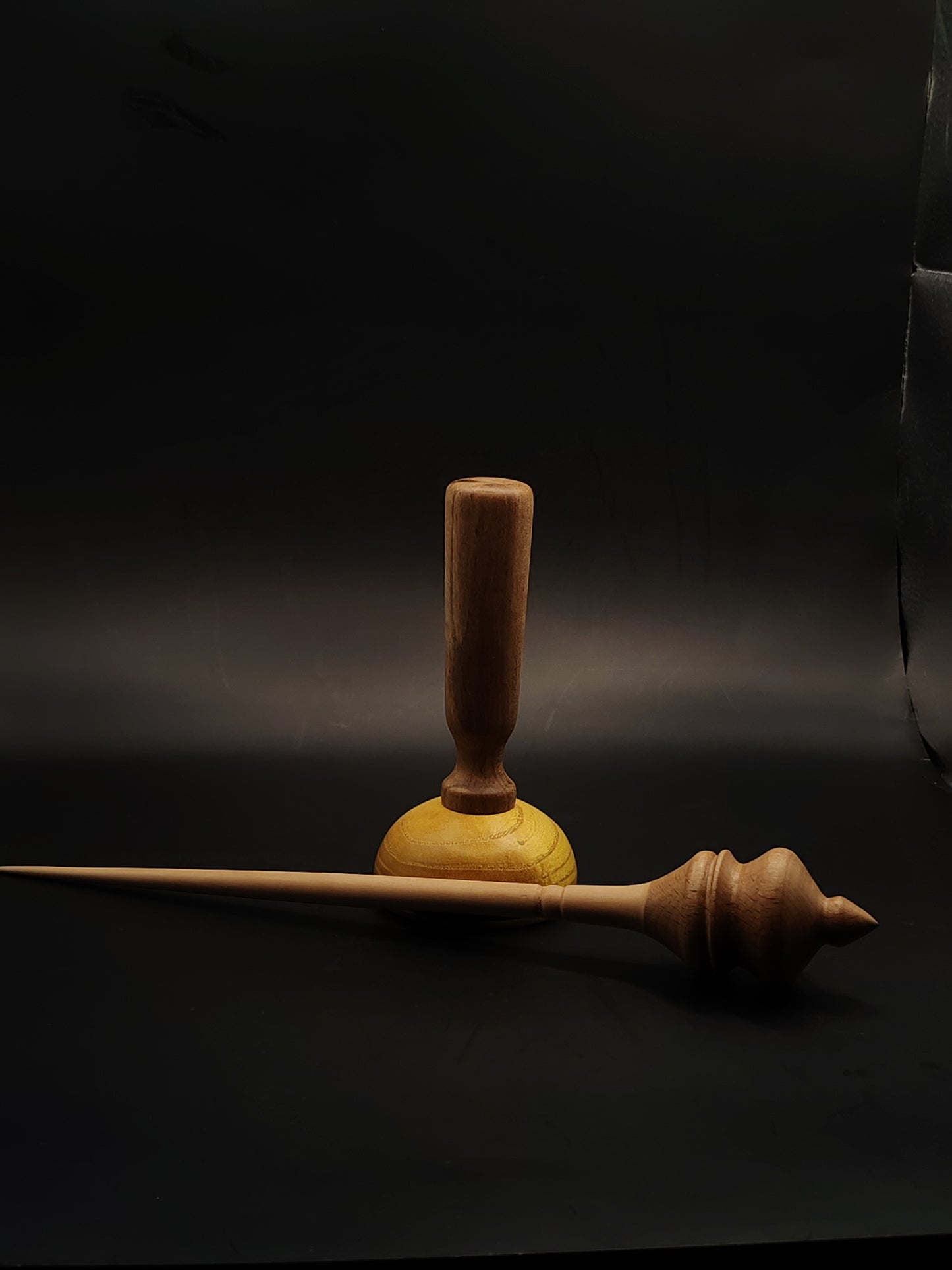 Support Spindle – Apple Shaft & Beech Whorl (28 cm / 11″, 28 g / 0.99 oz) + Mulberry/Walnut Lap Bowl | Artisan Handmade by Kravelli