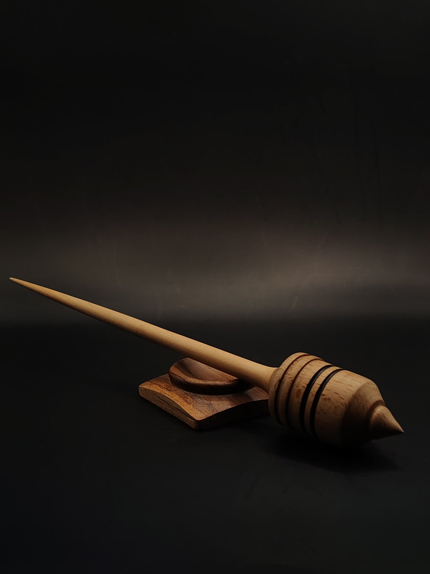 Support Spindle for Yarn Spinning – Pear Shaft & Beech Whorl | 28.5 cm (33 g) | Set with Walnut Bowl | Handcrafted by Kravelli