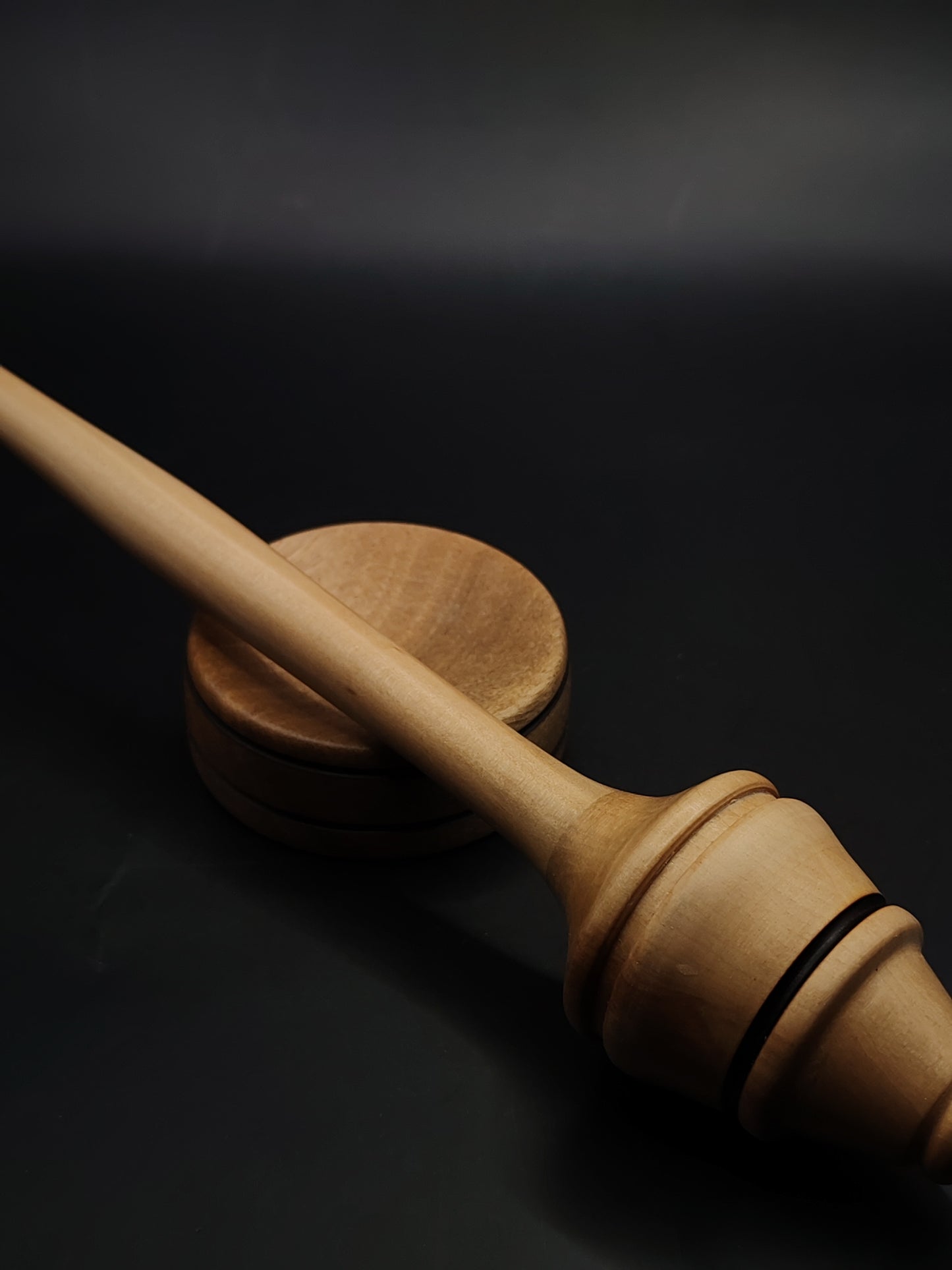 Support Spindle for Yarn Spinning – Apple Wood | 28 cm (36 g) | Set with Walnut Bowl | Handcrafted by Kravelli