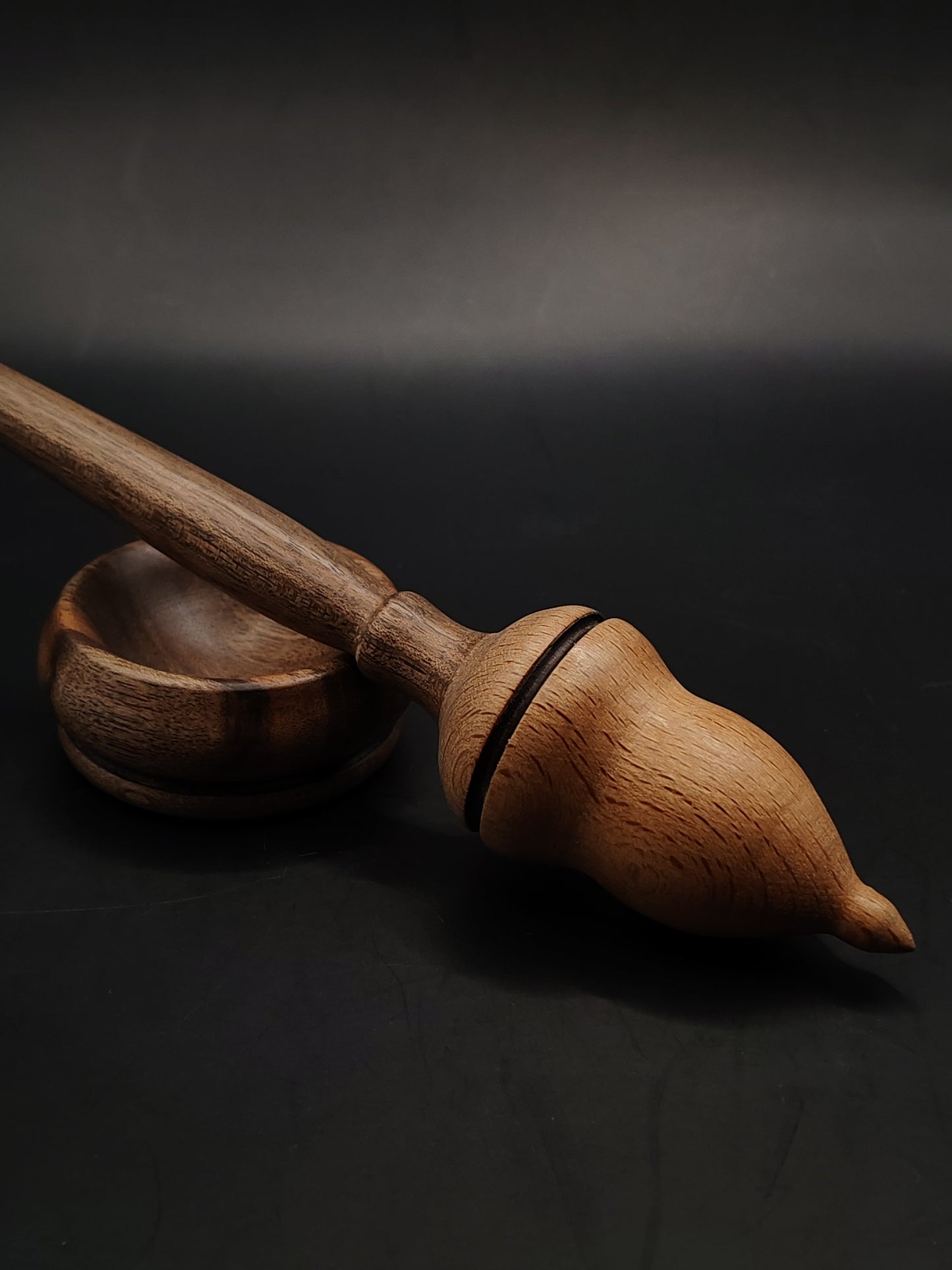 Support Spindle for Yarn Spinning – Walnut Shaft & Beech Whorl (28 cm / 29 g) with Walnut Bowl | Kravelli