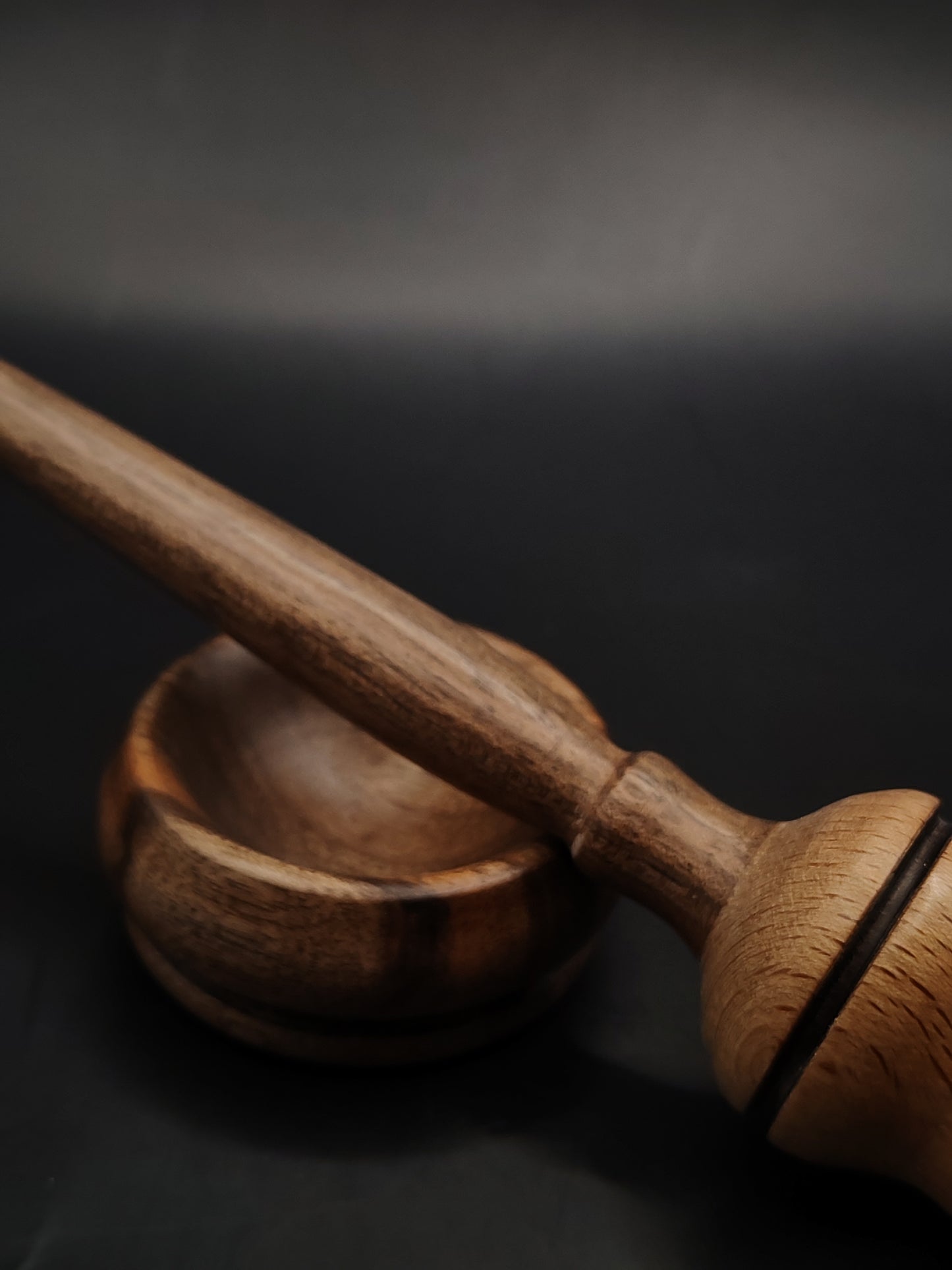 Support Spindle for Yarn Spinning – Walnut Shaft & Beech Whorl (28 cm / 29 g) with Walnut Bowl | Kravelli