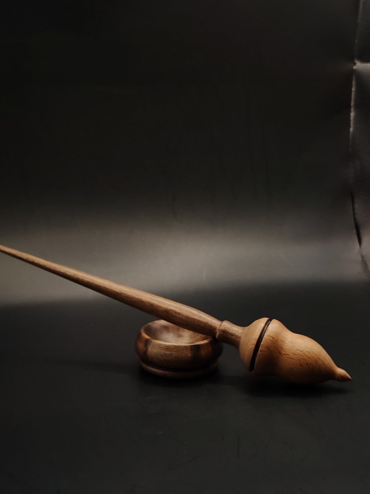 Support Spindle for Yarn Spinning – Walnut Shaft & Beech Whorl (28 cm / 29 g) with Walnut Bowl | Kravelli