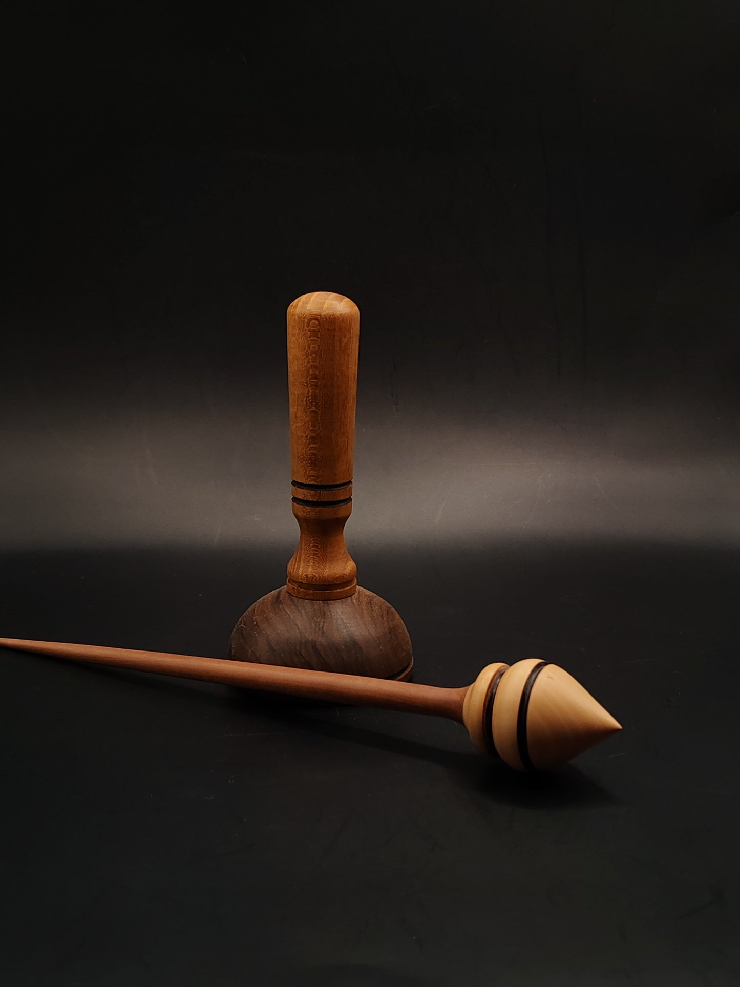 Support Spindle Set – Plum Shaft & Apple Whorl (25.5 cm / 22 g) + Oak-Walnut Lap Bowl | Handcrafted Yarn Spinning Tool
