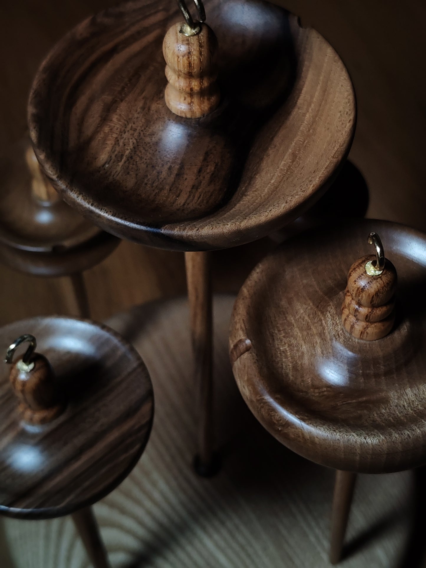 Artisan Drop Spindle Collection – Walnut & Chestnut Set of 5 with Stand | 60g to 19g Weights | Kravelli Handmade