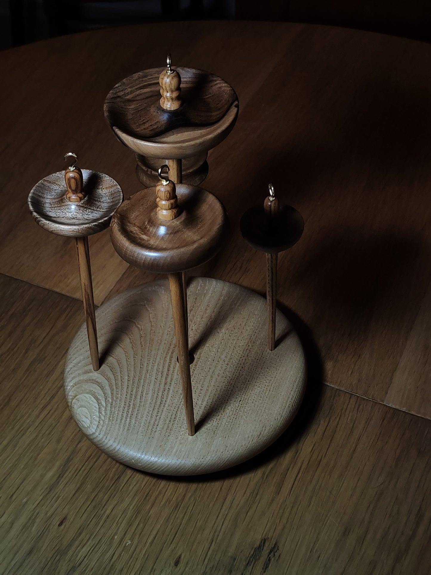 Artisan Drop Spindle Collection – Walnut & Chestnut Set of 5 with Stand | 60g to 19g Weights | Kravelli Handmade