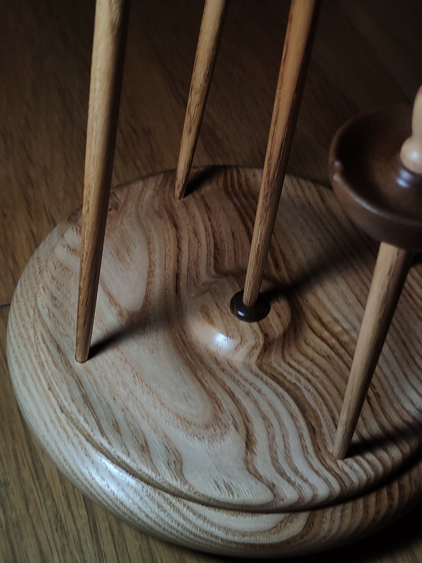 Drop Spindle Gift Set – Chestnut Shafts & Walnut Whorls | 5 Sizes + Chestnut Stand | Kravelli Spinning Tools