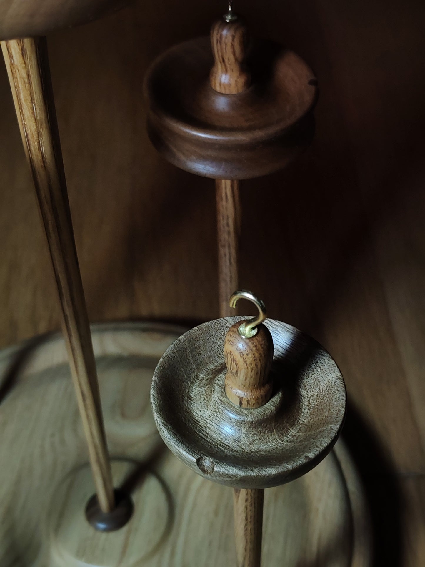 Hand-Turned Drop Spindle Set – Walnut & Chestnut | 5 Piece + Stand | Full Range (59g–23g) | Kravelli Originals