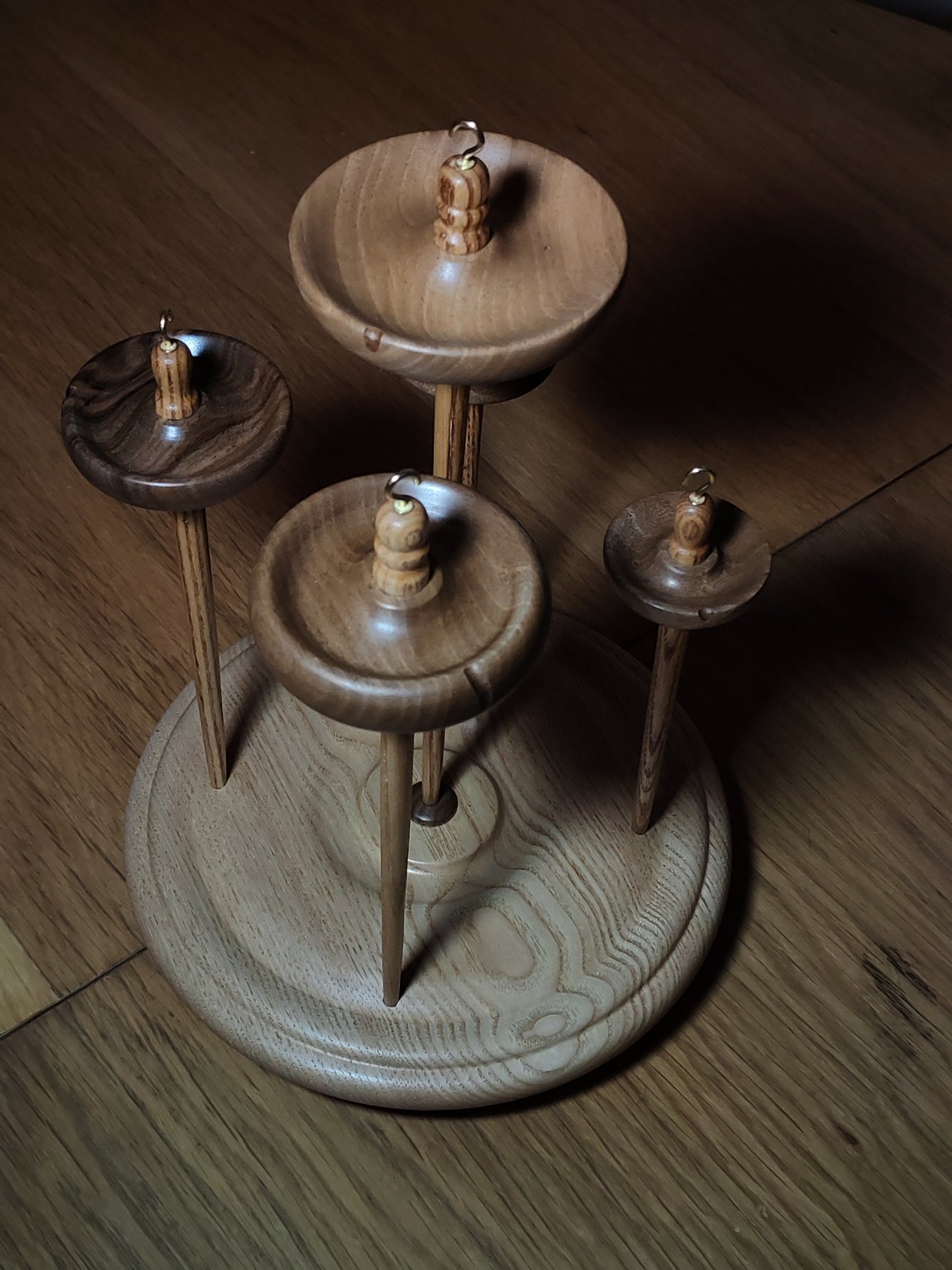 Hand-Turned Drop Spindle Set – Walnut & Chestnut | 5 Piece + Stand | Full Range (59g–23g) | Kravelli Originals