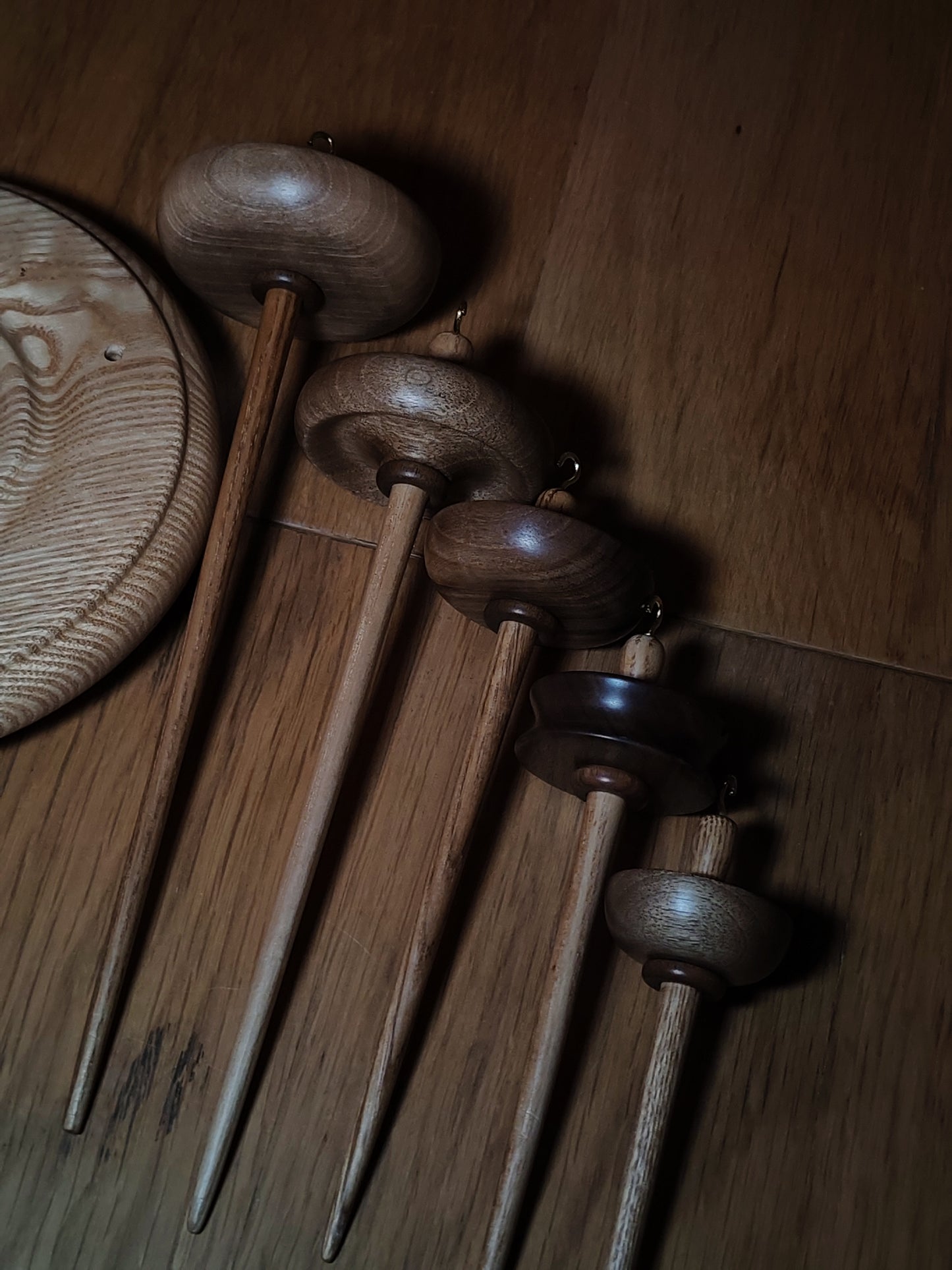 Chestnut & Walnut Drop Spindle Set – 5 Handcrafted Spindles + Matching Stand | Full Weight Range | Organic Wax Finish | by Kravelli