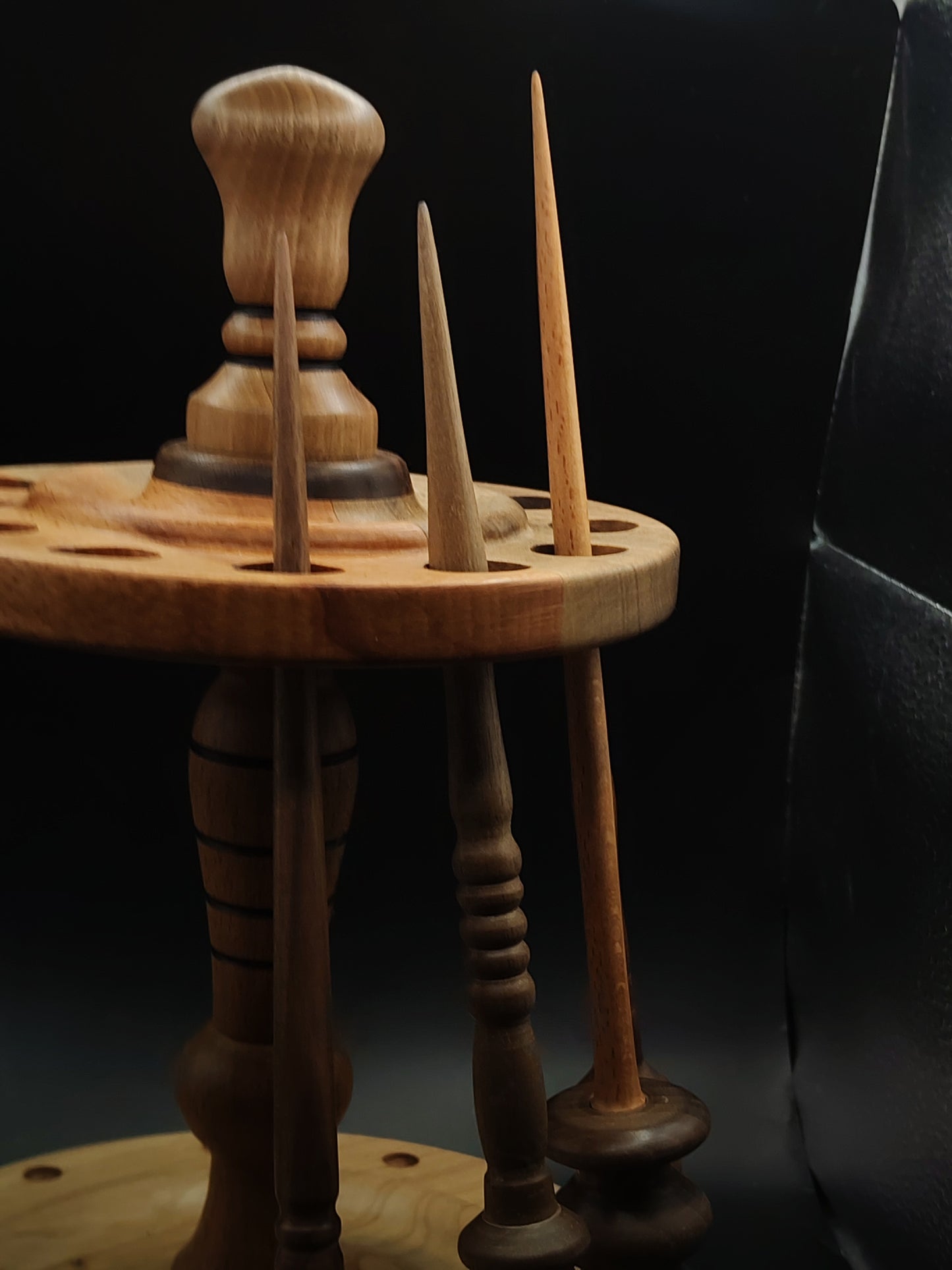 12-Spindle Stand – Non-Rotating Display Rack for Drop & Support Spindles | Chestnut, Beech & Walnut Wood | Handcrafted by Kravelli