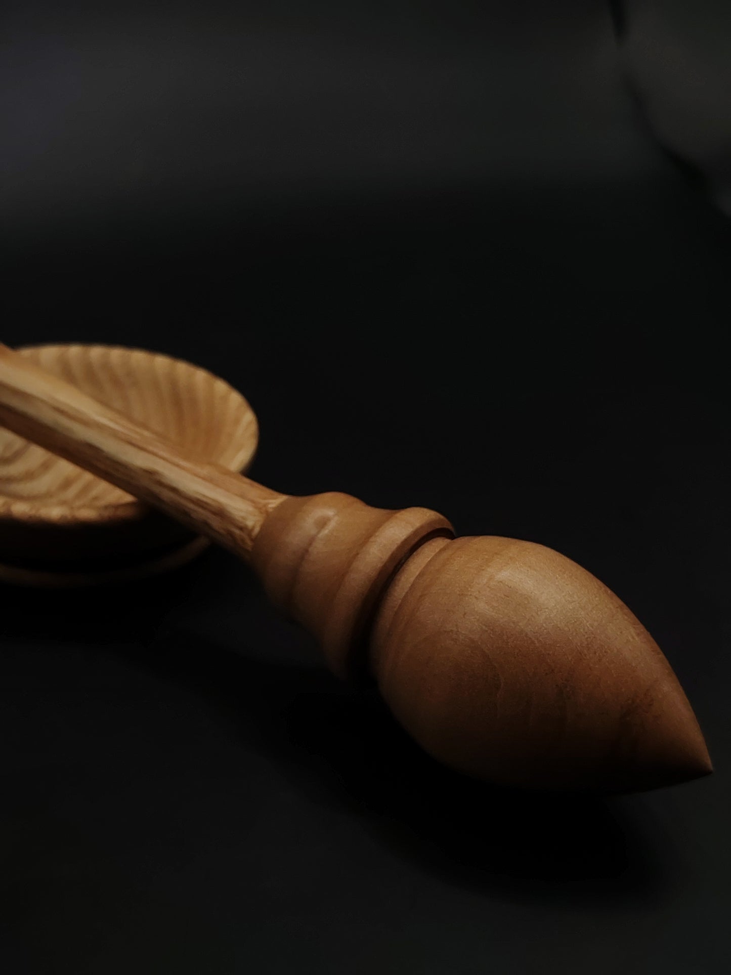 Support Spindle – Walnut Whorl & Chestnut Shaft (26.5 cm, 26 g) with Chestnut Bowl | Handcrafted for Yarn Spinning | Kravelli