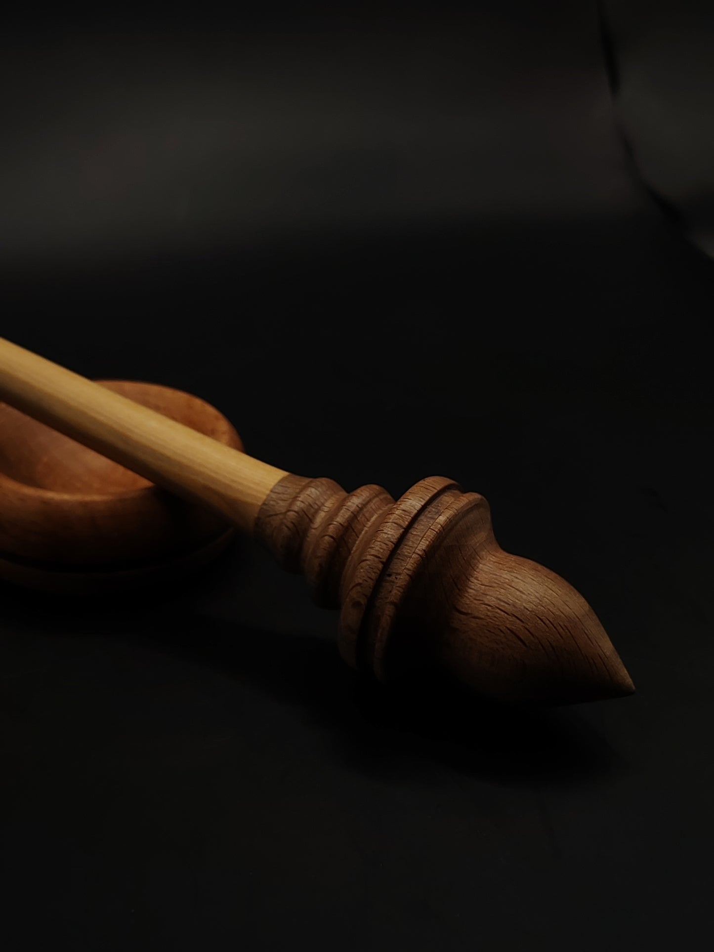 Support Spindle – Walnut Whorl & Larch Shaft (27 cm, 26 g) with Beech Bowl | Hand-Turned Spinning Tool | Kravelli