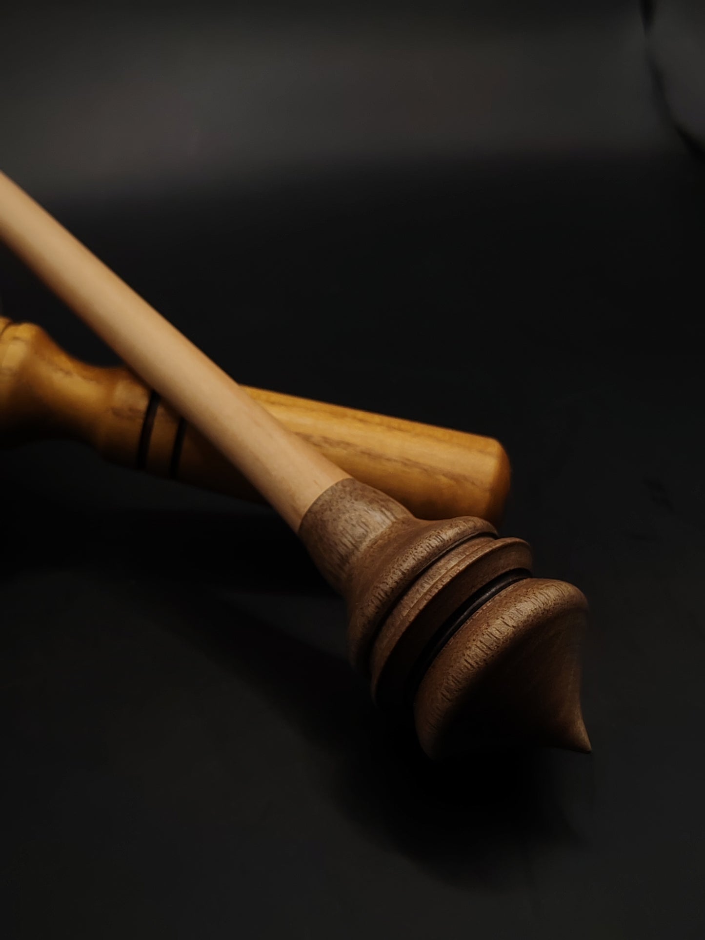 Support Spindle – Walnut Whorl & Pear Shaft (26 cm, 27 g) with Mulberry & Walnut Lap Bowl | Artisan Yarn Spinner | Kravelli